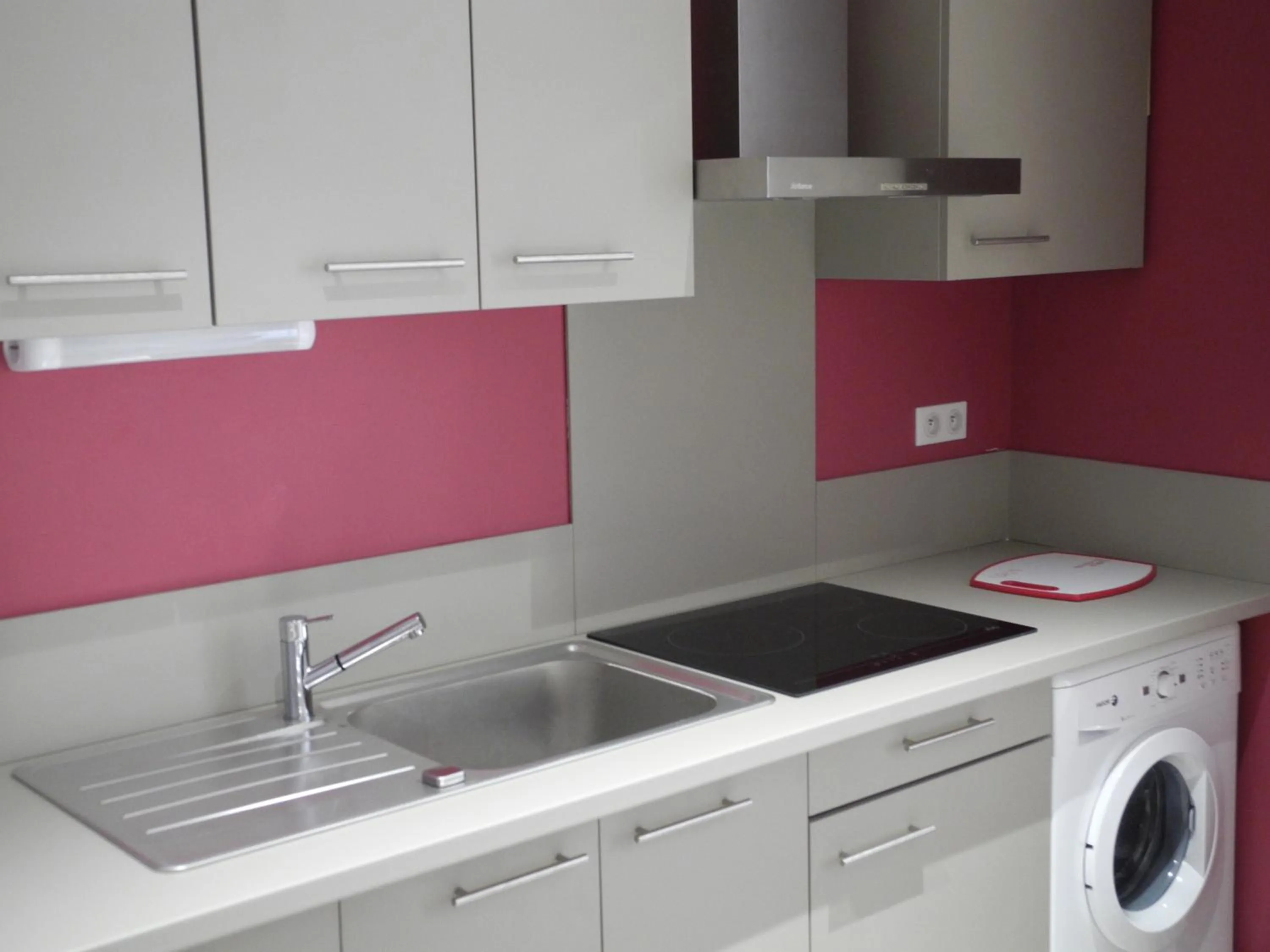 Kitchen or kitchenette in Vue sur Cité - SPA