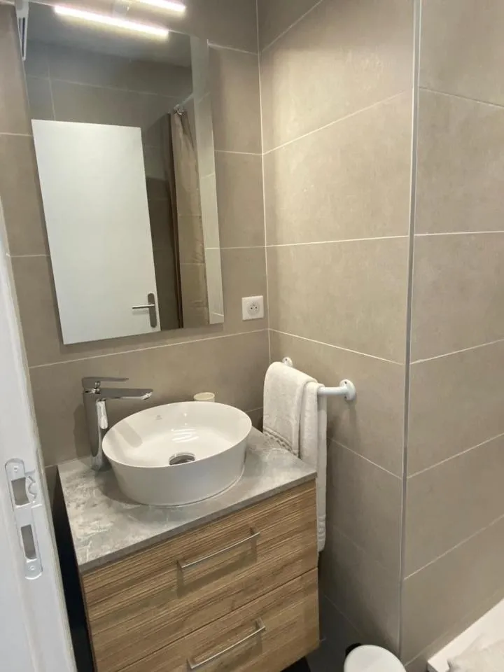 Bathroom in Vue sur Cité - SPA
