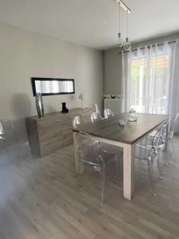 Dining area in Vue sur Cité - SPA