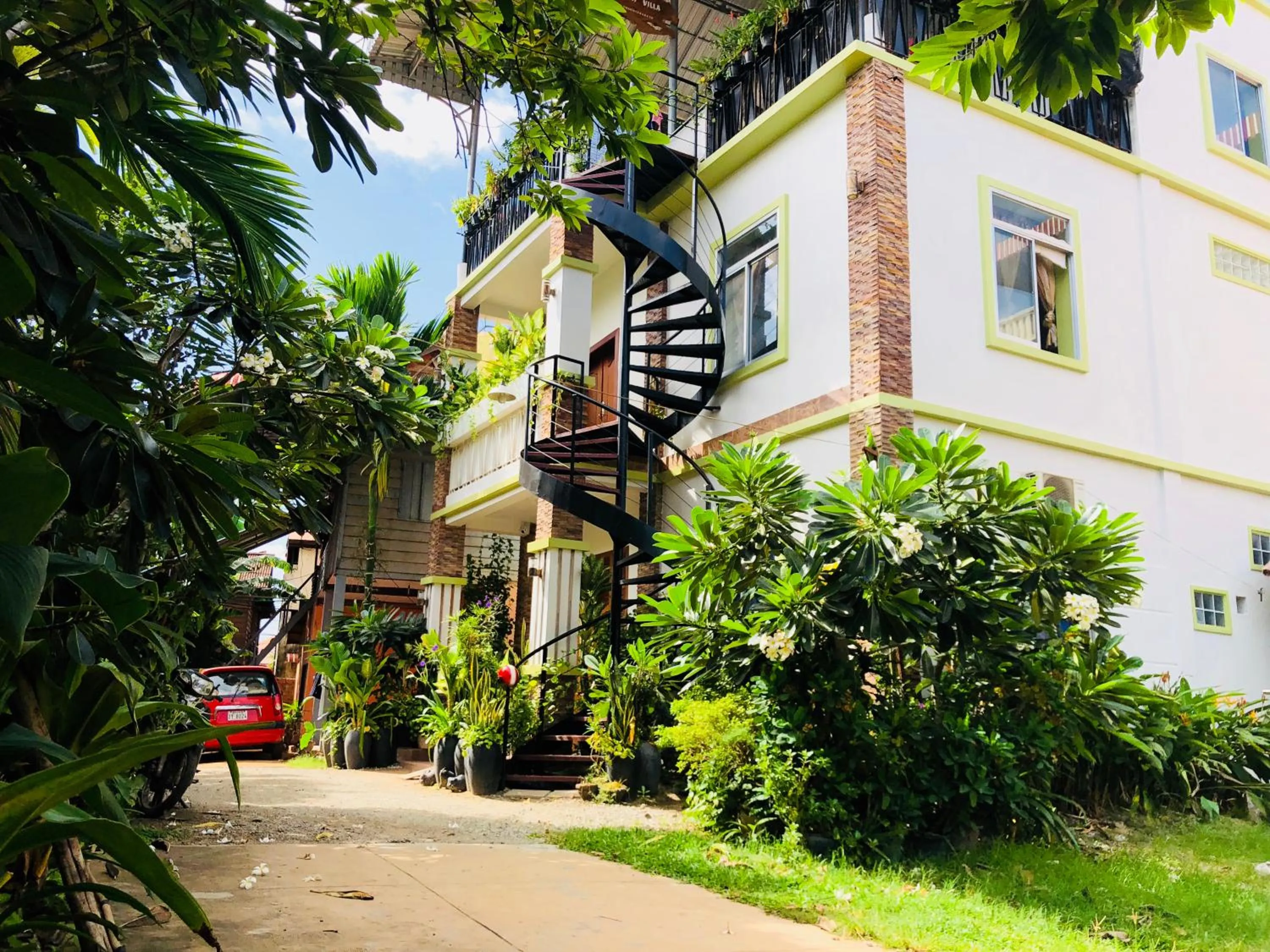 Photo of the whole room in Sophat Villa