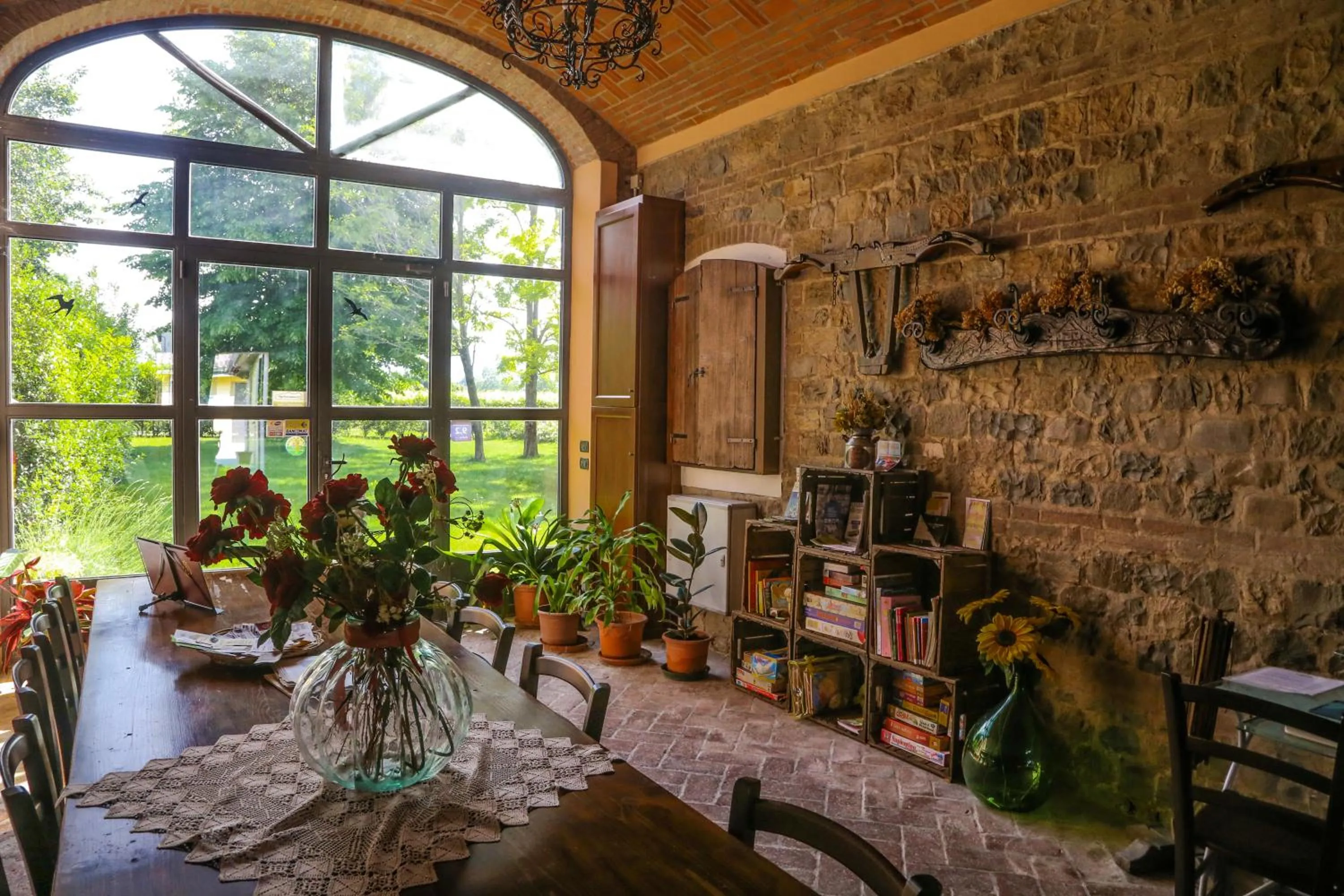 Communal lounge/ TV room in Agriturismo Il Brugnolo