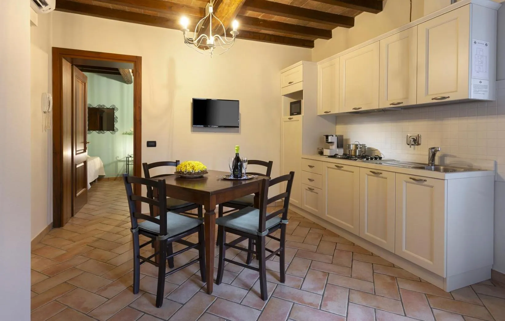 Kitchen or kitchenette in Agriturismo Il Brugnolo