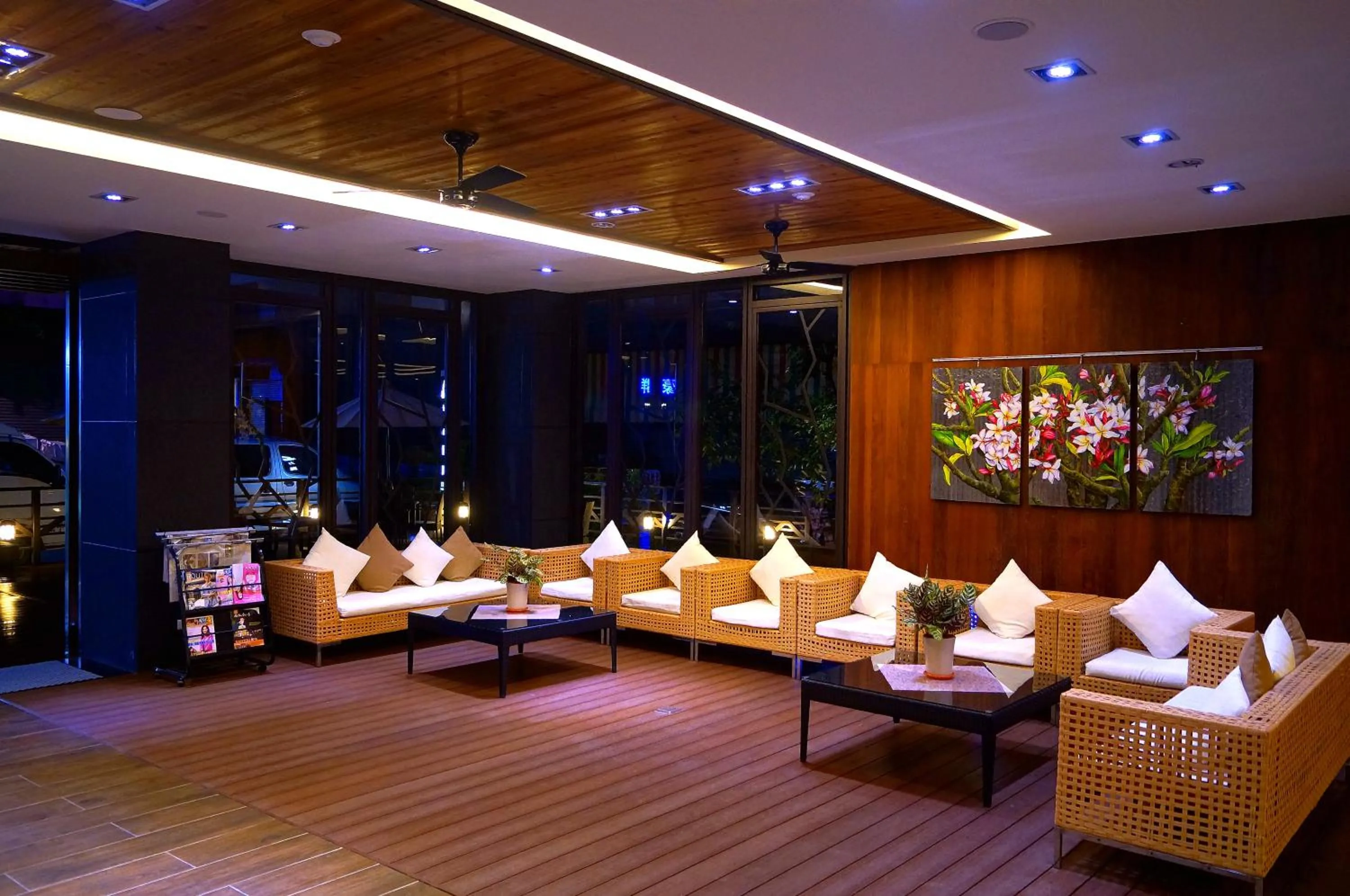 Lounge or bar in Lealea Garden Hotels - Sun Lake