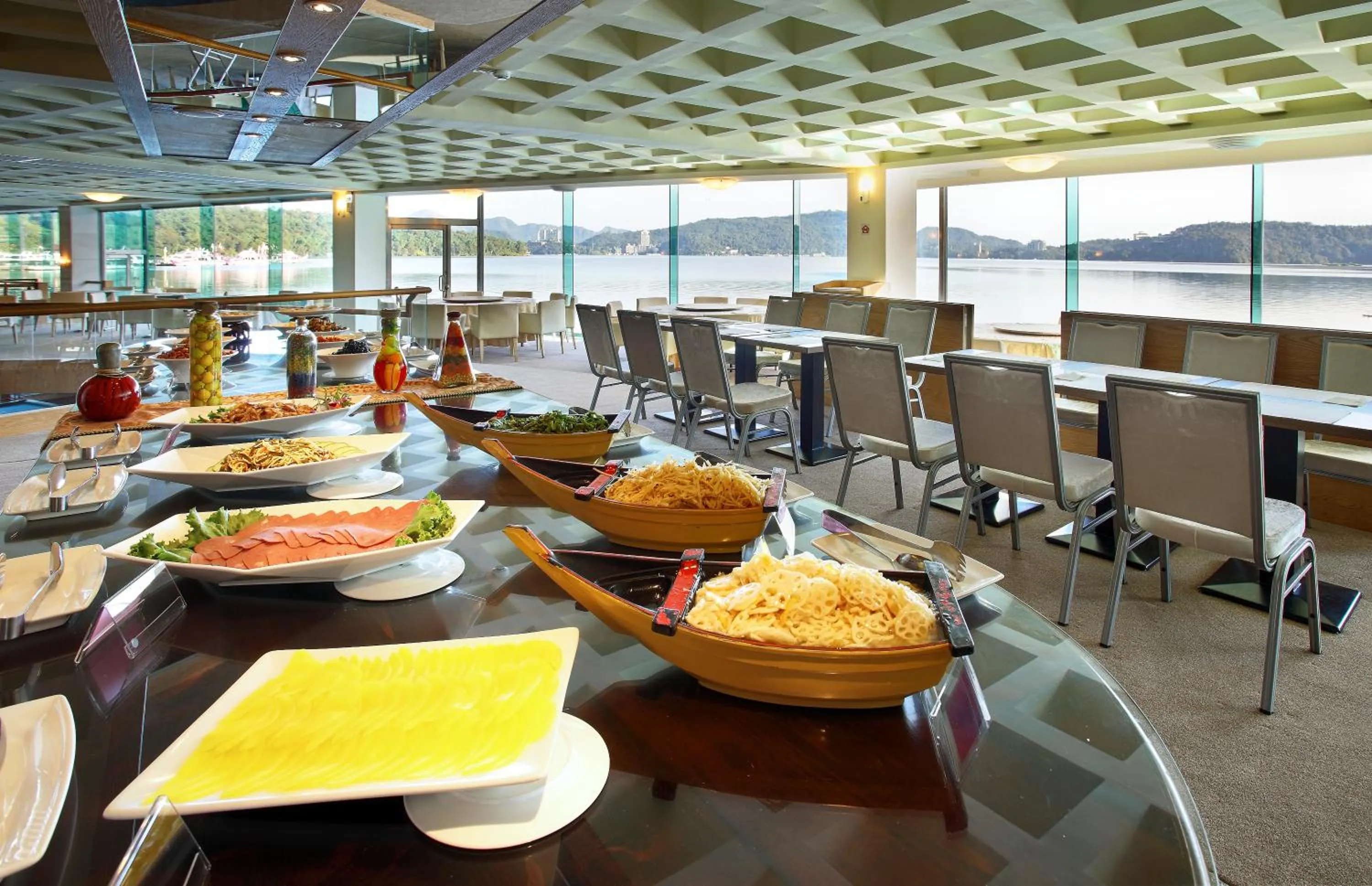 Restaurant/places to eat in Lealea Garden Hotels - Sun Lake