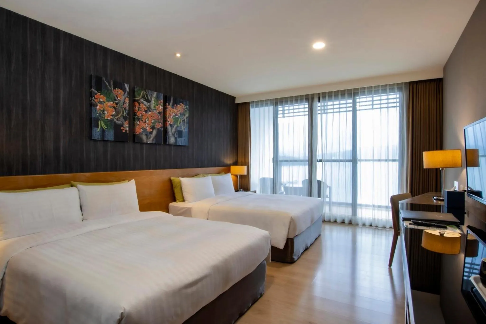 Street view, Bed in Lealea Garden Hotels - Sun Lake