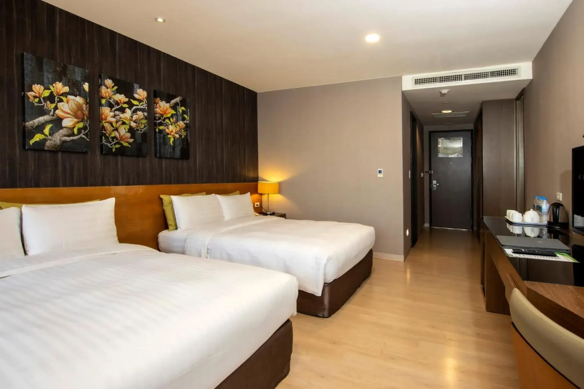 Standard Quadruple Room in Lealea Garden Hotels - Sun Lake Standard Quadruple Room in Lealea Garden Hotels - Sun Lake