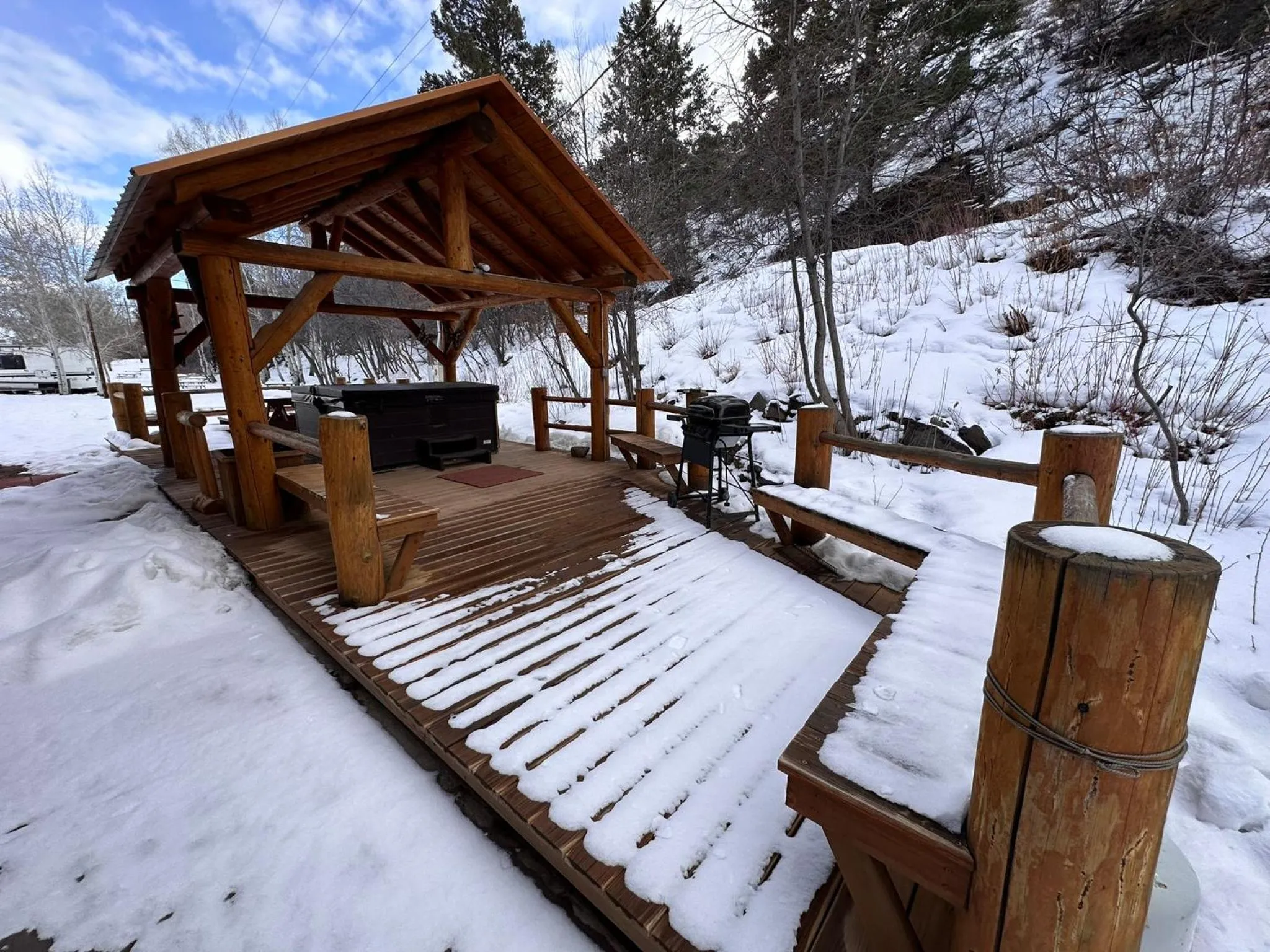 Ute Bluff Lodge, Cabins and RV park