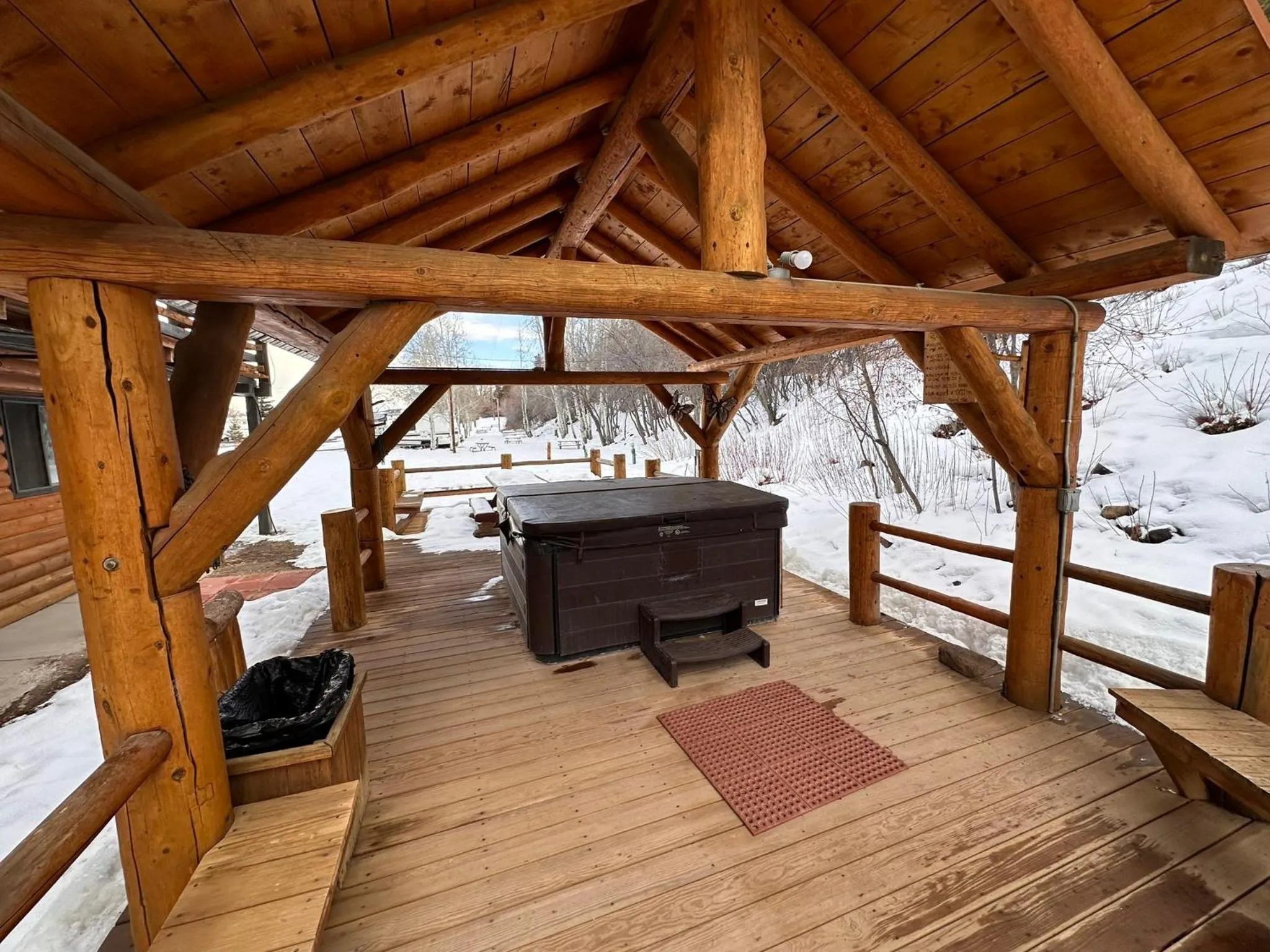 Ute Bluff Lodge, Cabins and RV park