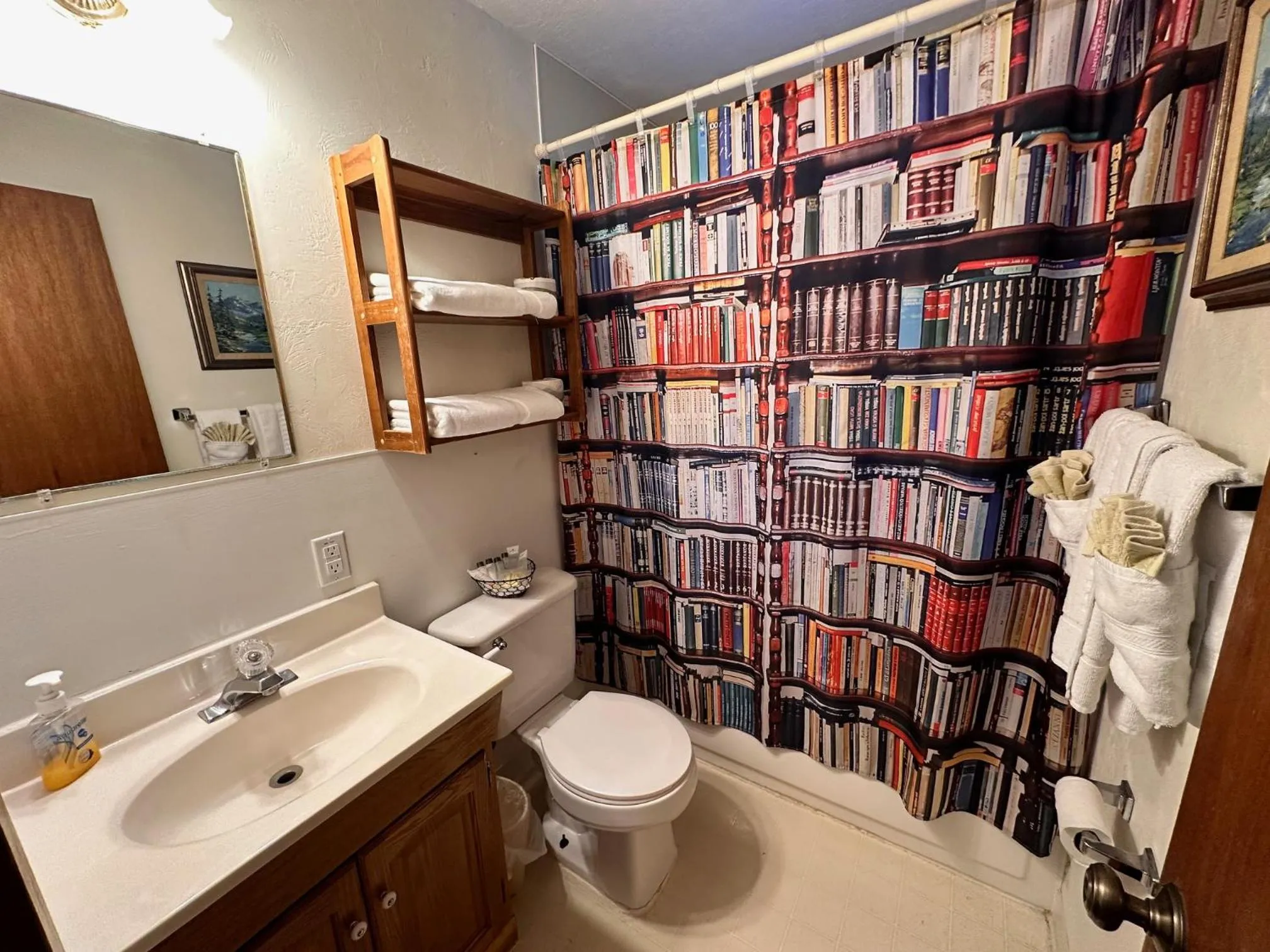 Ute Bluff Lodge, Cabins and RV park