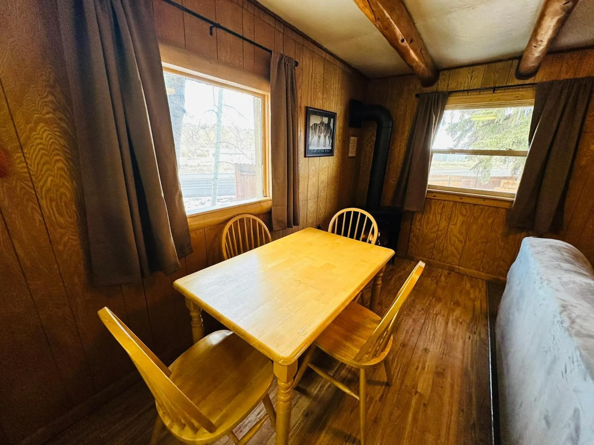 Ute Bluff Lodge, Cabins and RV park