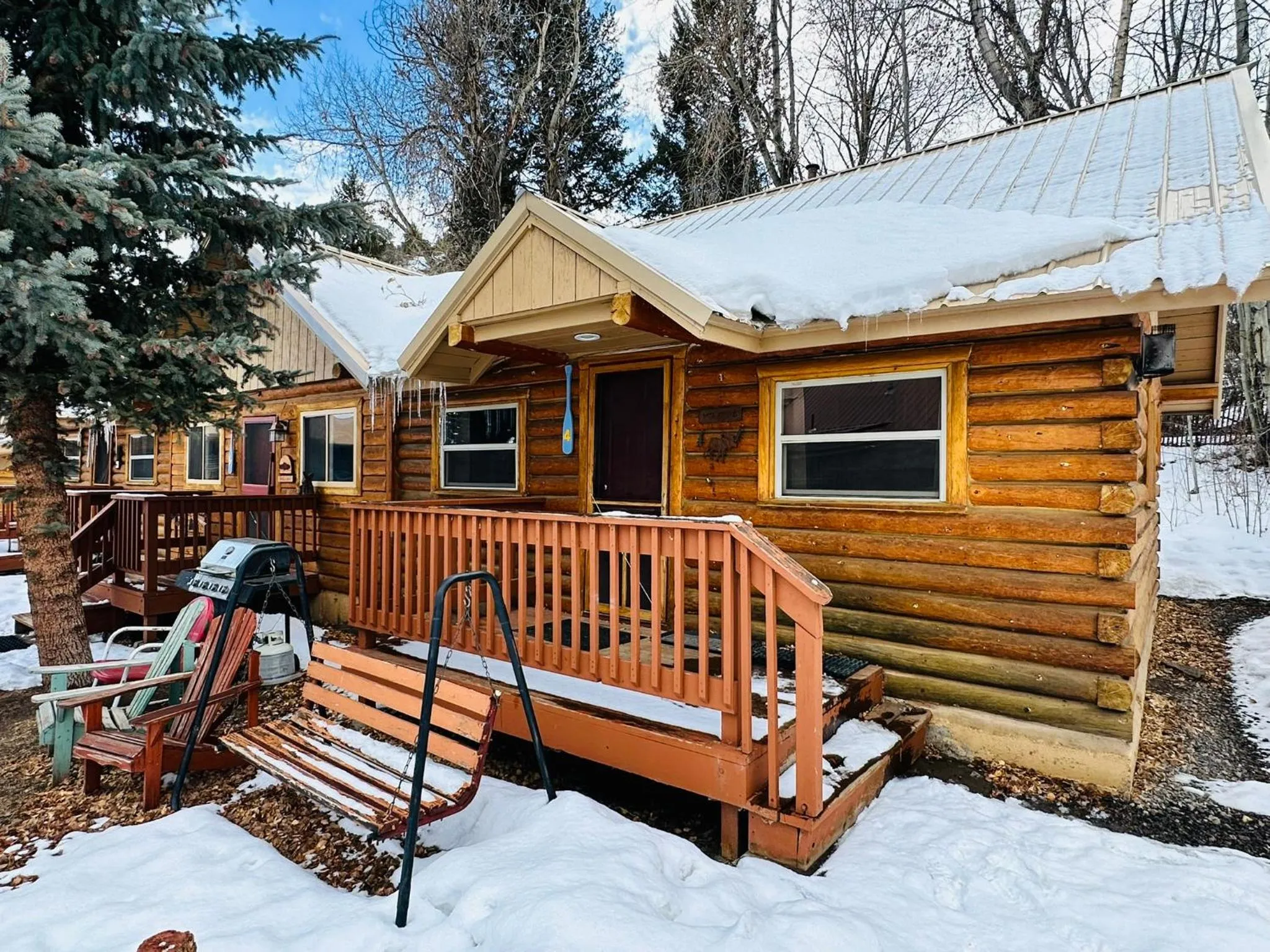 Ute Bluff Lodge, Cabins and RV park