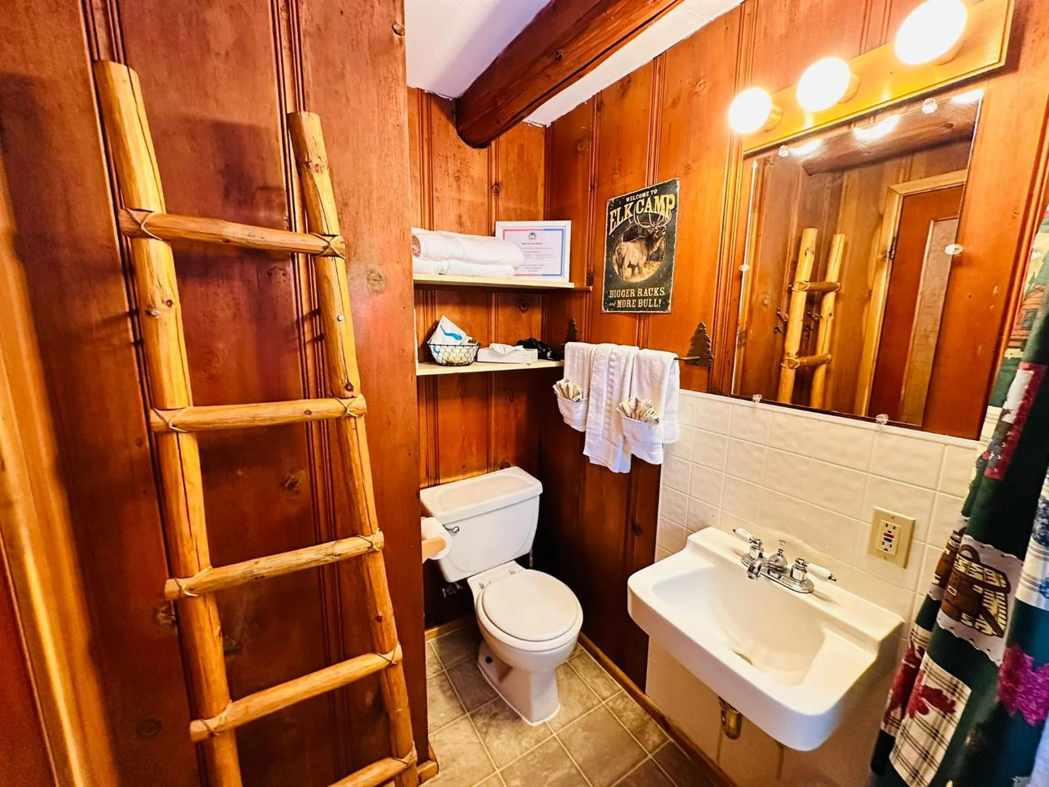 Ute Bluff Lodge, Cabins and RV park