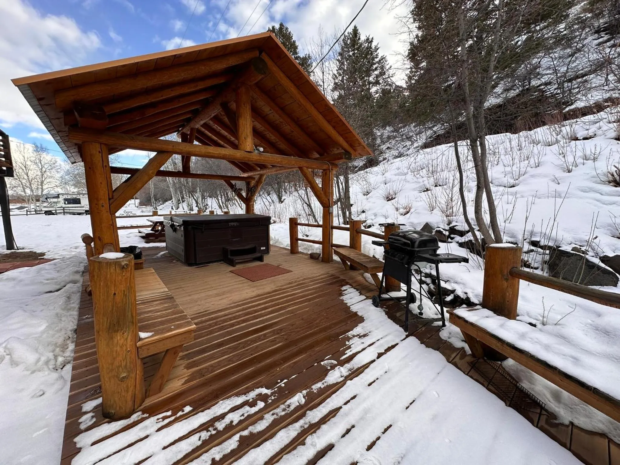 Ute Bluff Lodge, Cabins and RV park