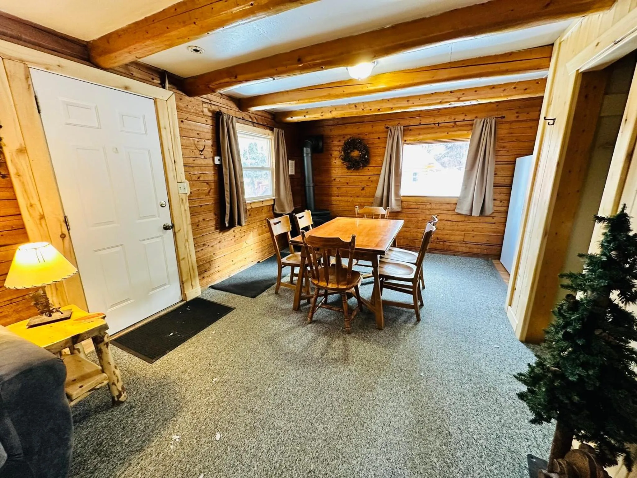 Ute Bluff Lodge, Cabins and RV park