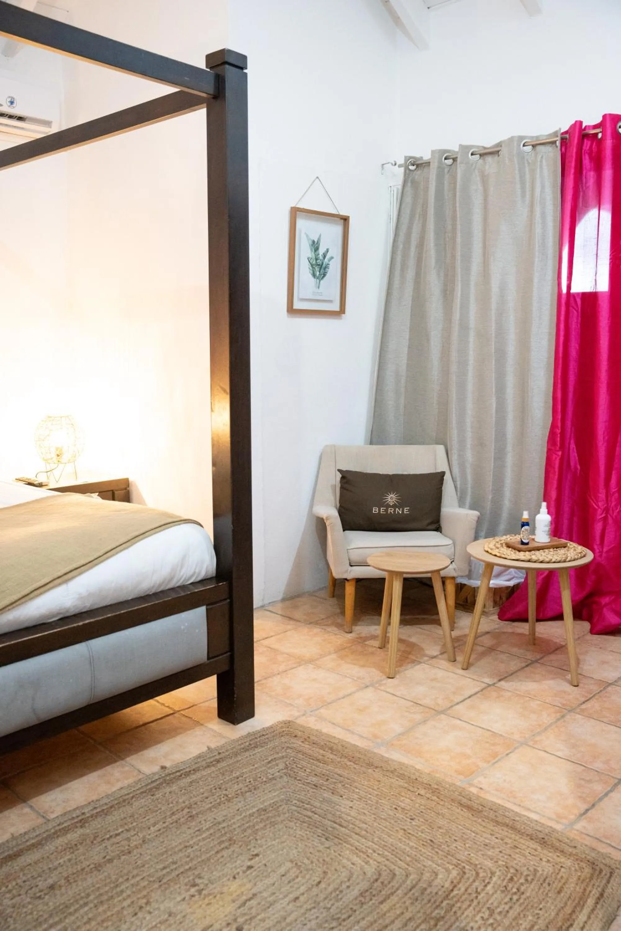 Seating area, Bed in Villa Kapresse du 978 - Guest house