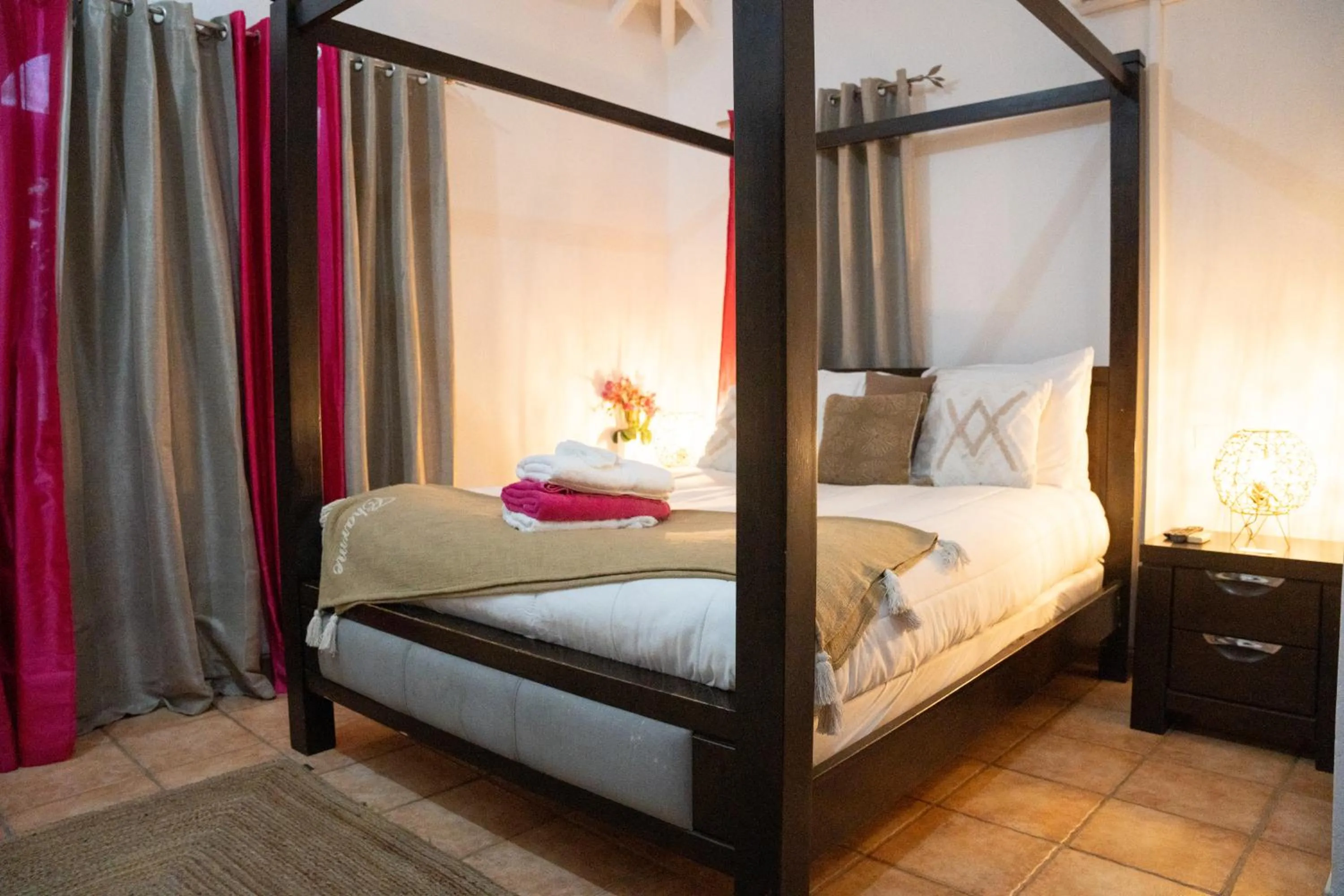Photo of the whole room, Bed in Villa Kapresse du 978 - Guest house