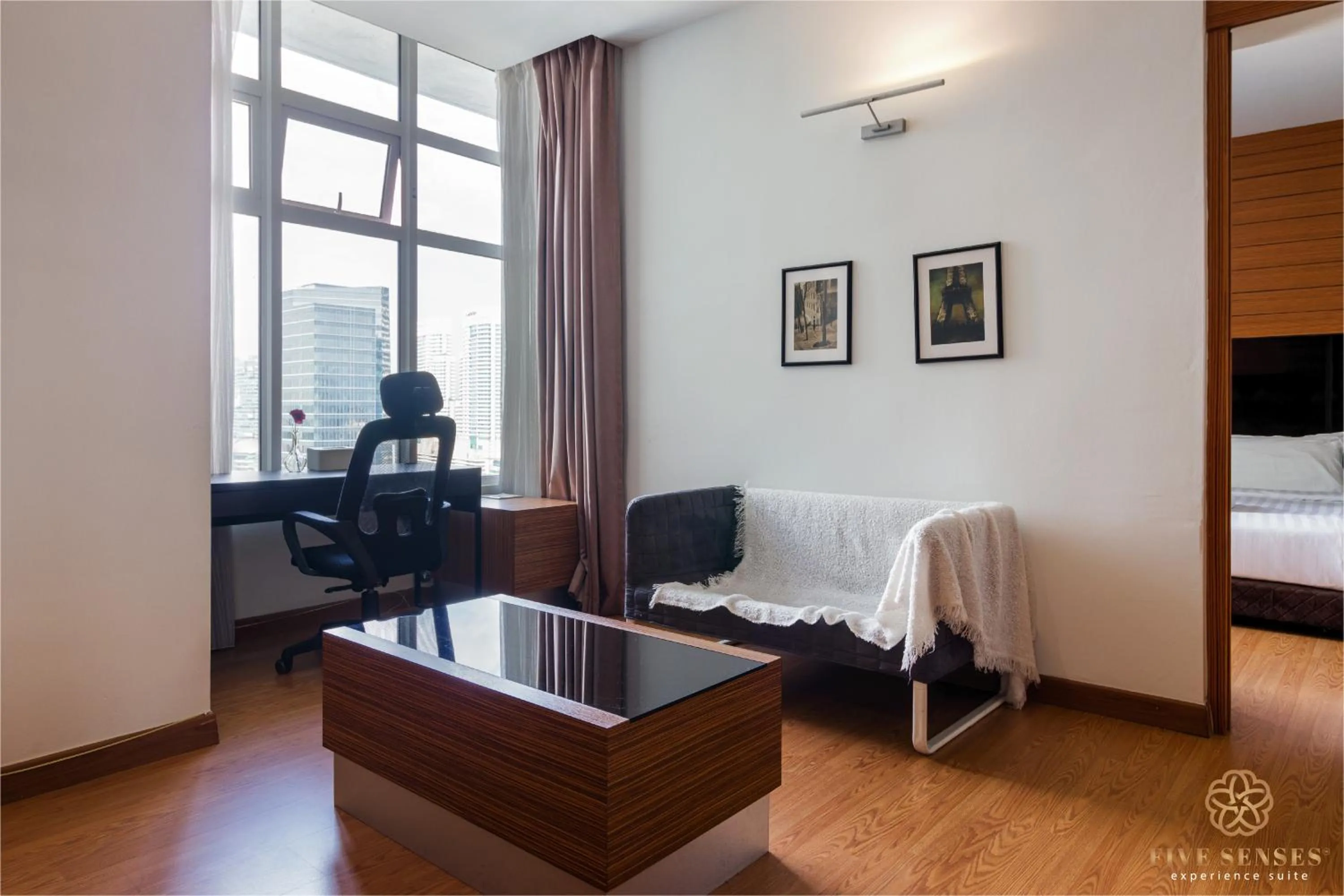 TV and multimedia, Bed in Dua Sentral Signature Suites