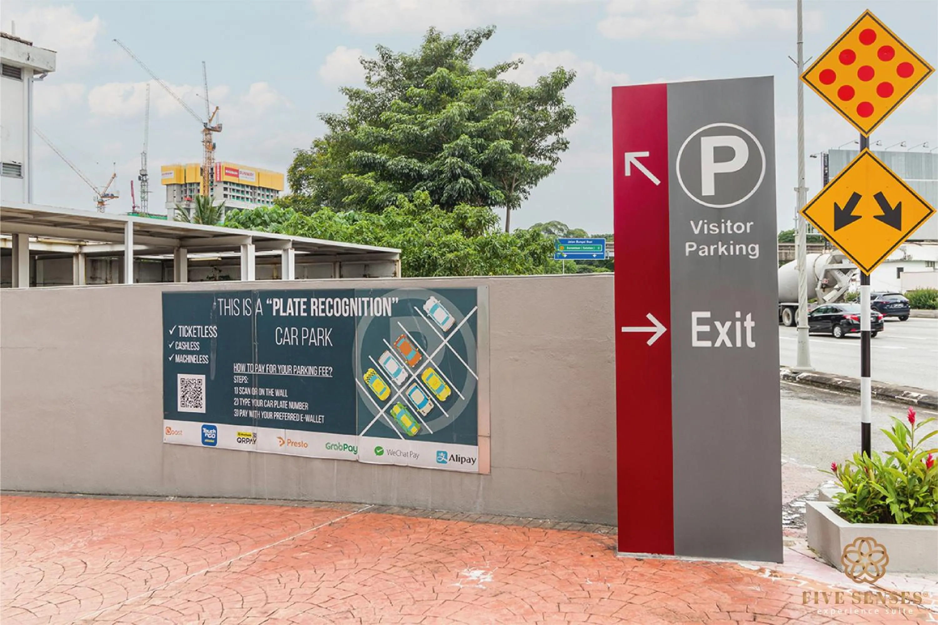 Facade/entrance in Dua Sentral Signature Suites