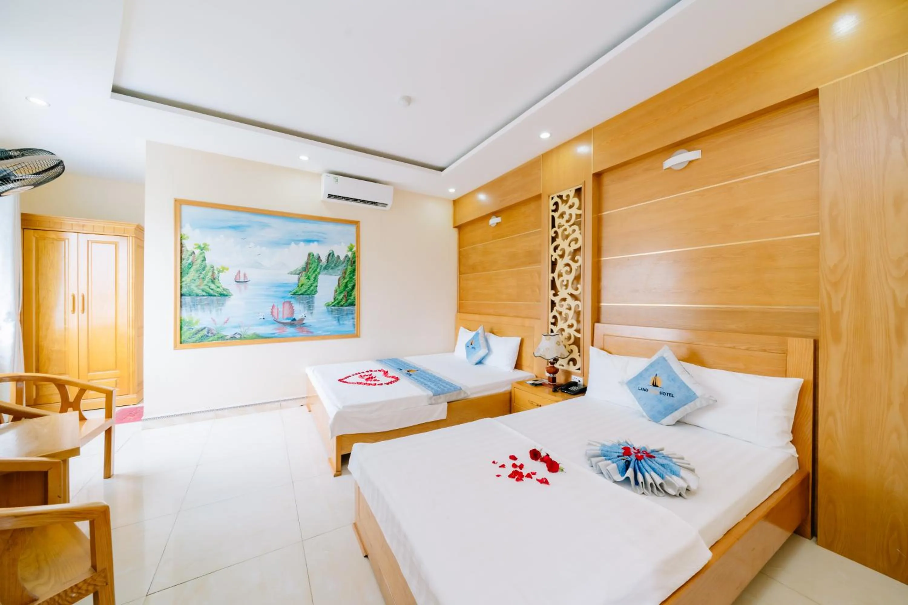 Bedroom in Lang Chai Hotel Cat Ba