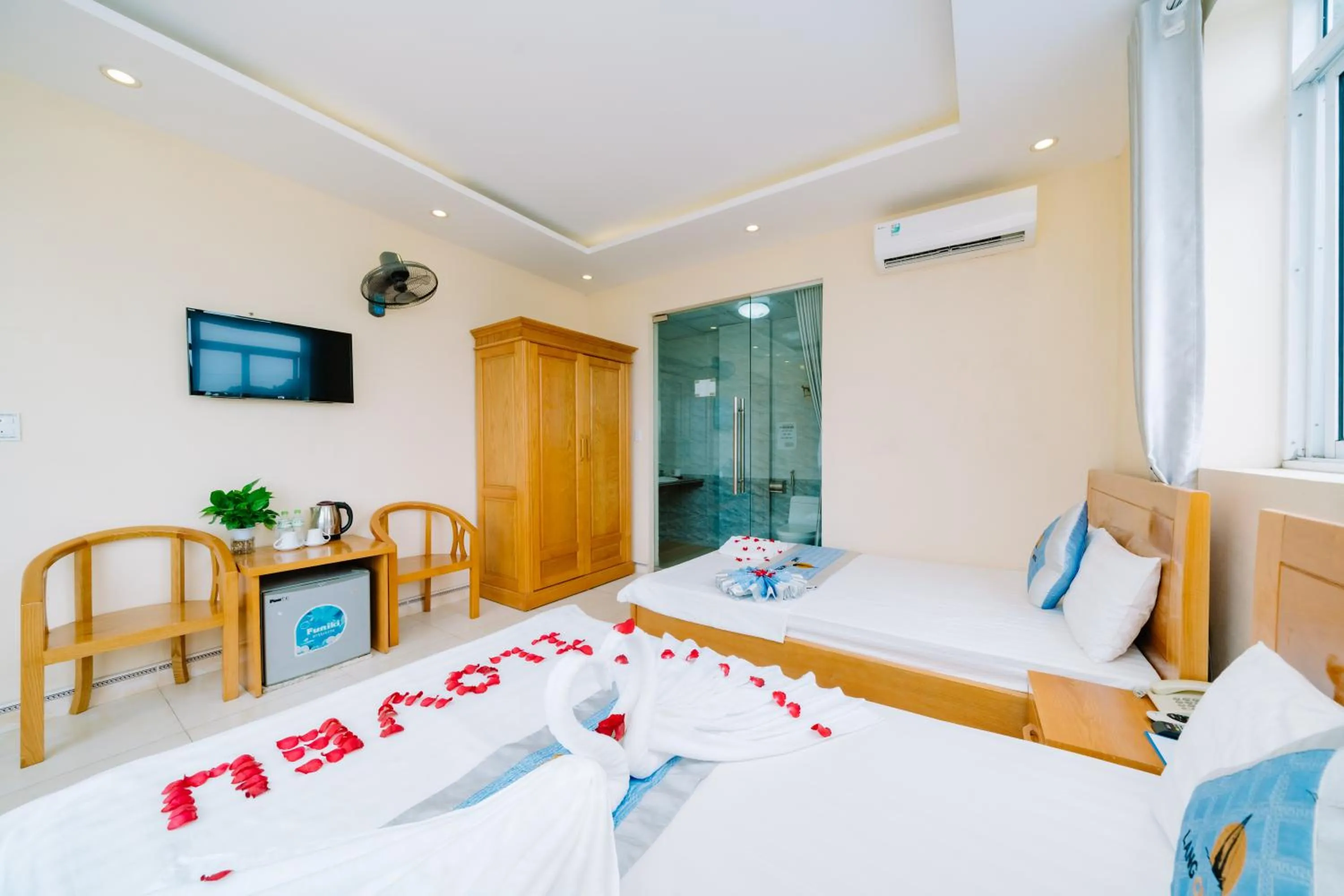 Bedroom in Lang Chai Hotel Cat Ba