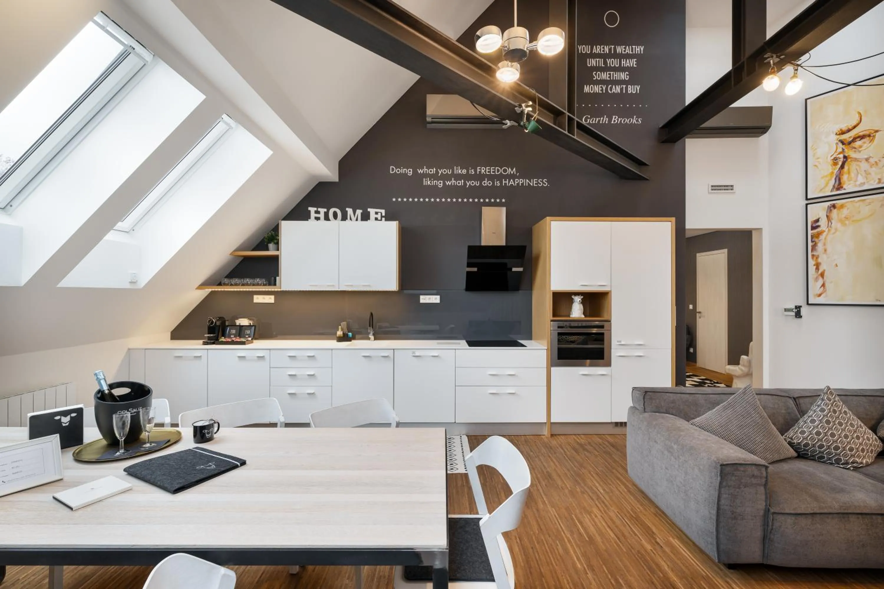 Photo of the whole room in MOOo Downtown