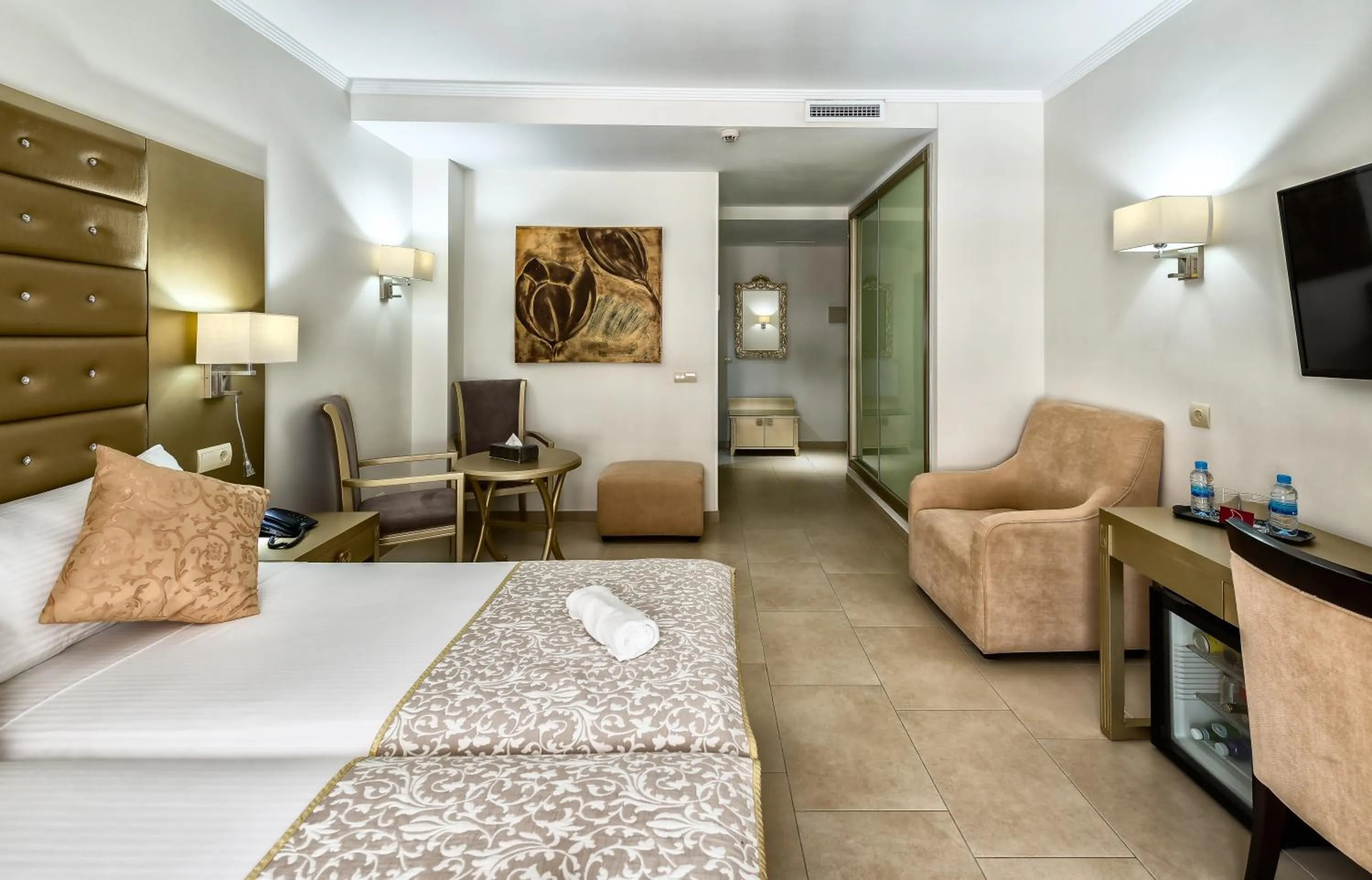 Photo of the whole room in Moon Dreams Torremolinos - Adults Recommended