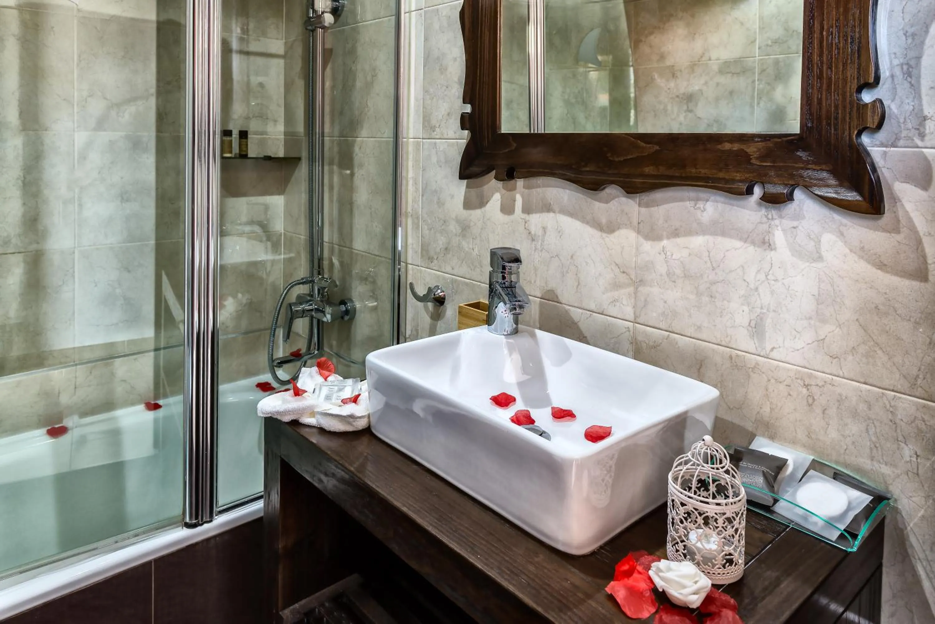 Bathroom in Moon Dreams Torremolinos - Adults Recommended