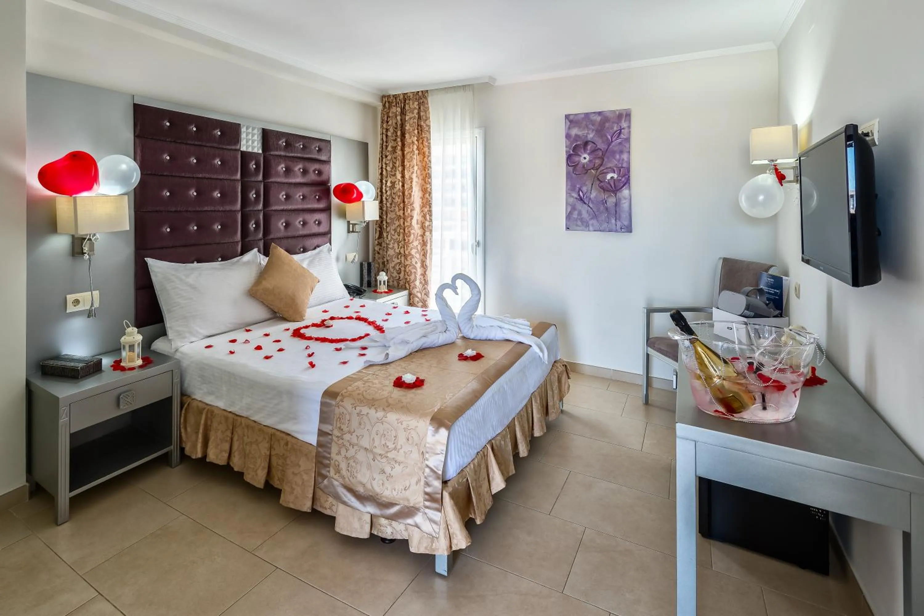Photo of the whole room, Bed in Moon Dreams Torremolinos - Adults Recommended