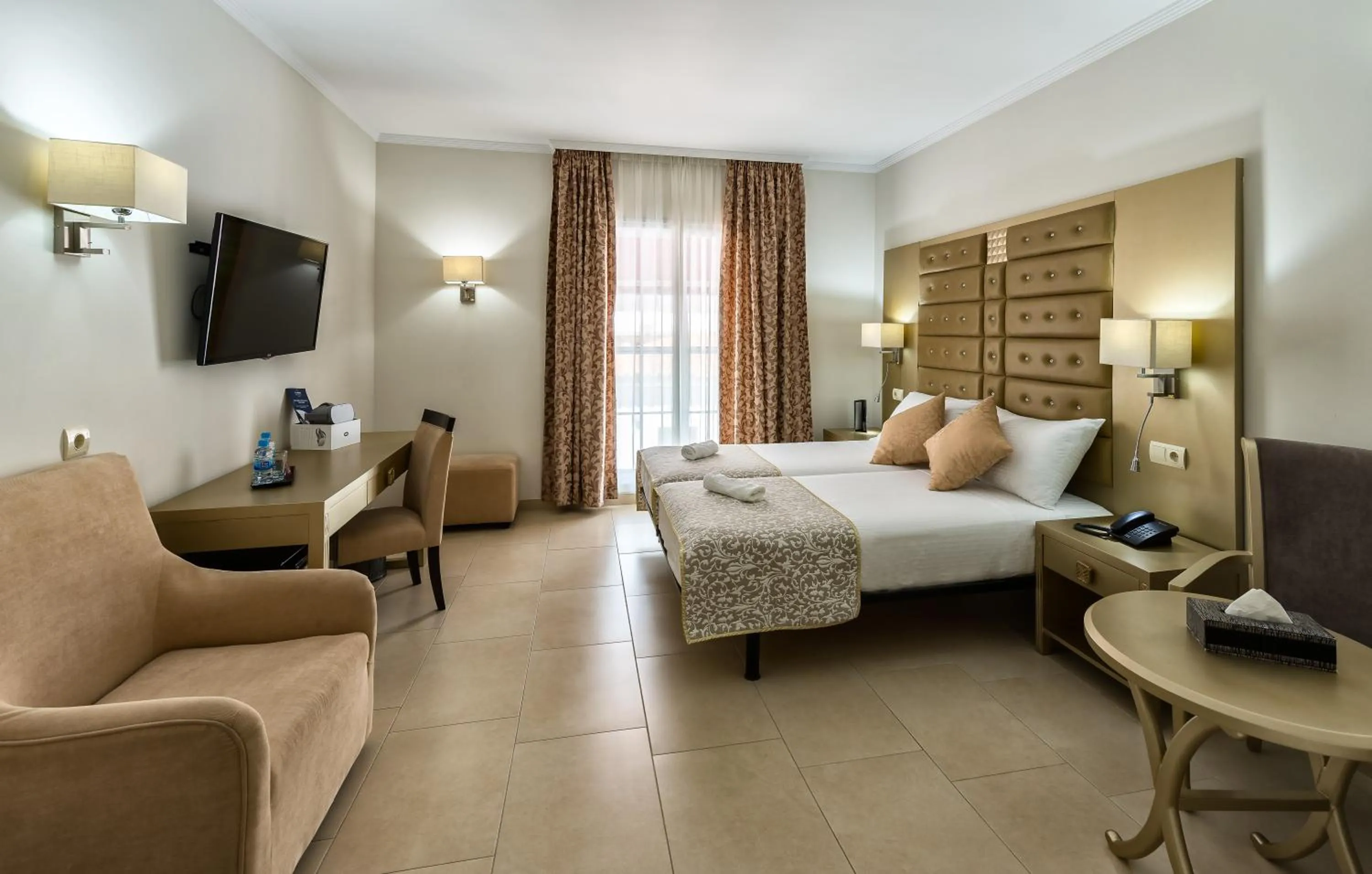 Photo of the whole room, Bed in Moon Dreams Torremolinos - Adults Recommended