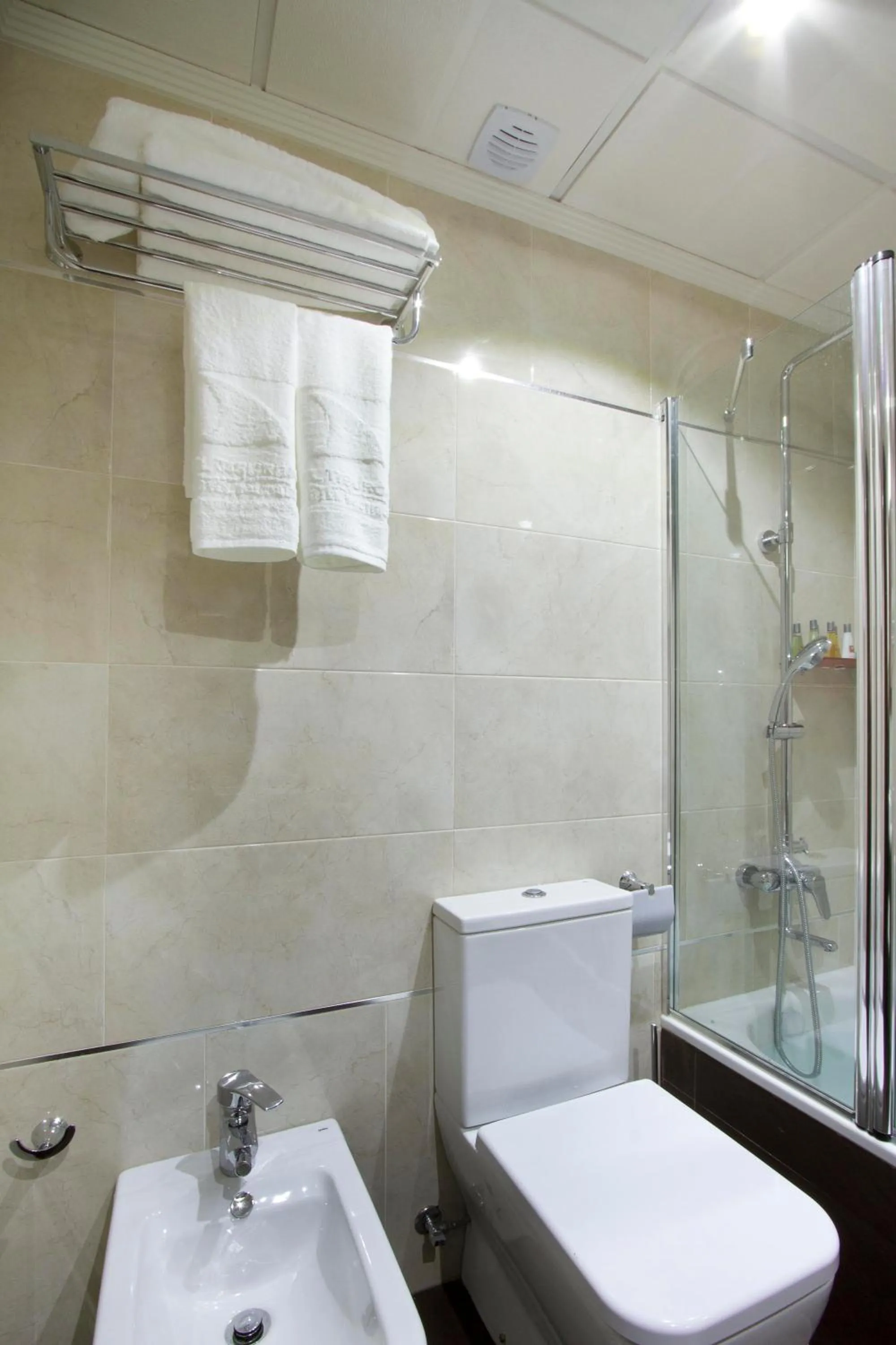 Bathroom in Moon Dreams Torremolinos - Adults Recommended
