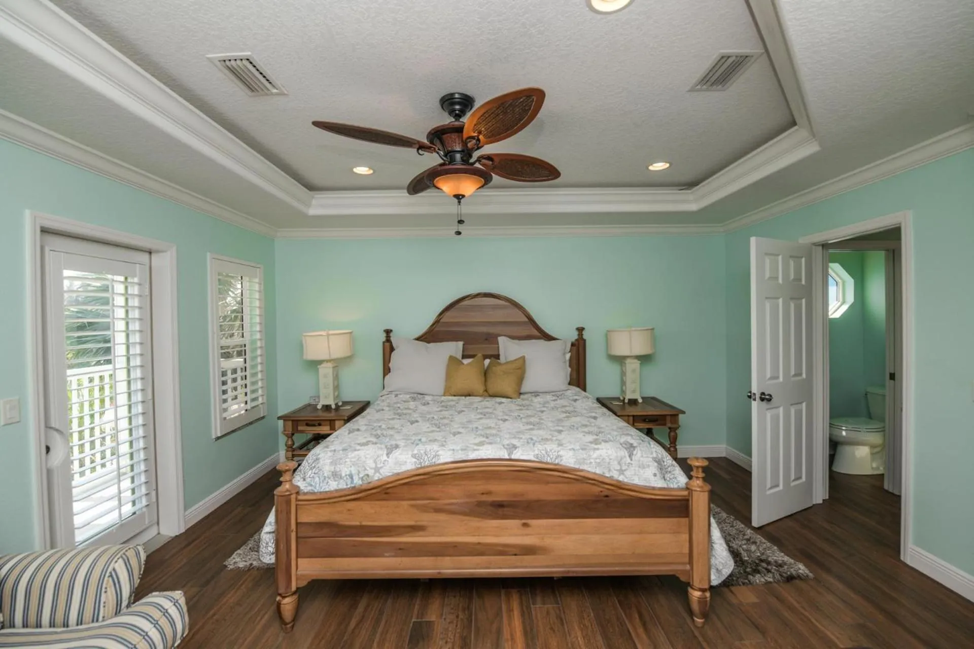 Bed in Blue Pineapple
