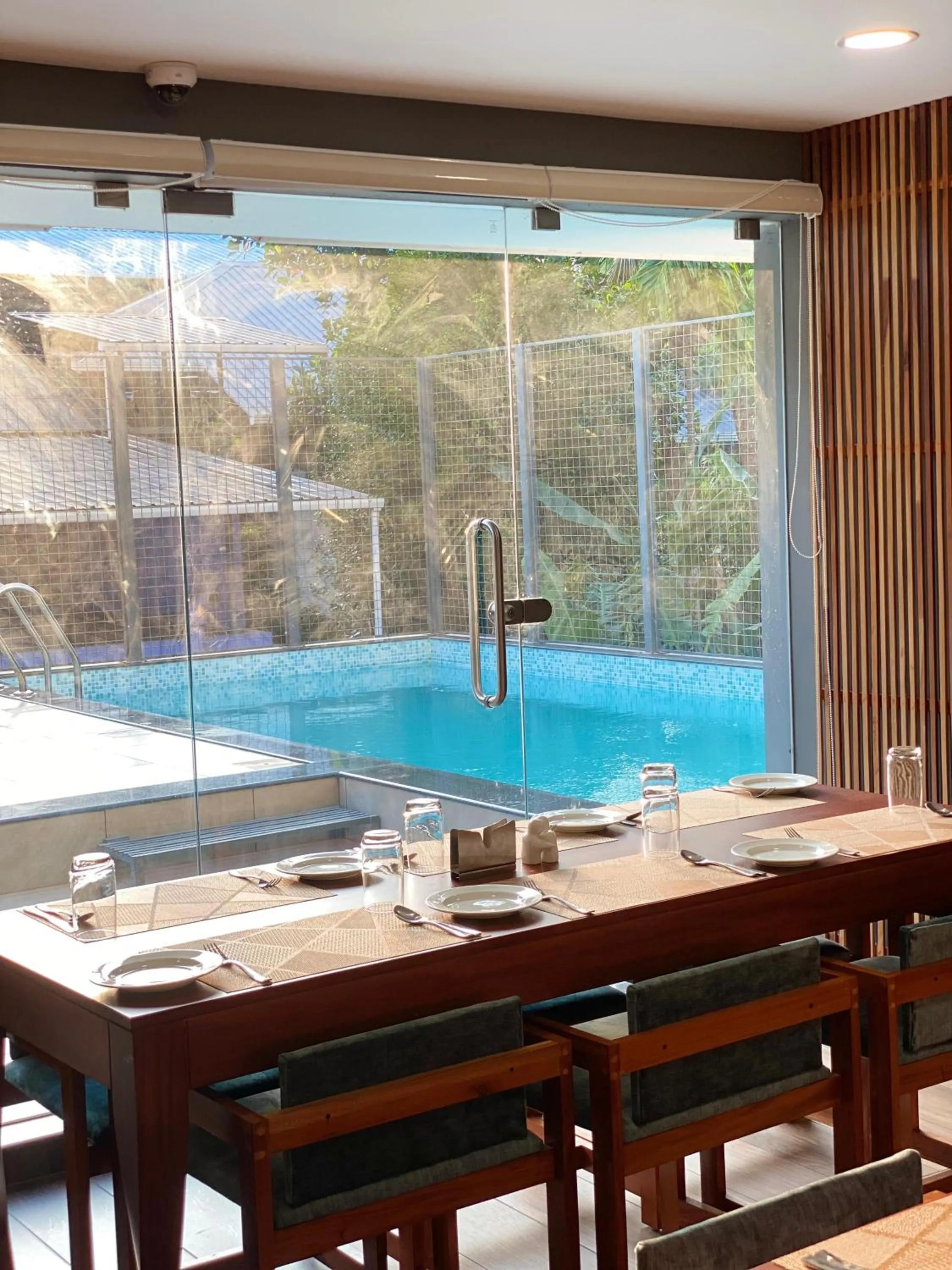 Pool view in The Habitat Suites-Walkable distance to Guruvayoor temple