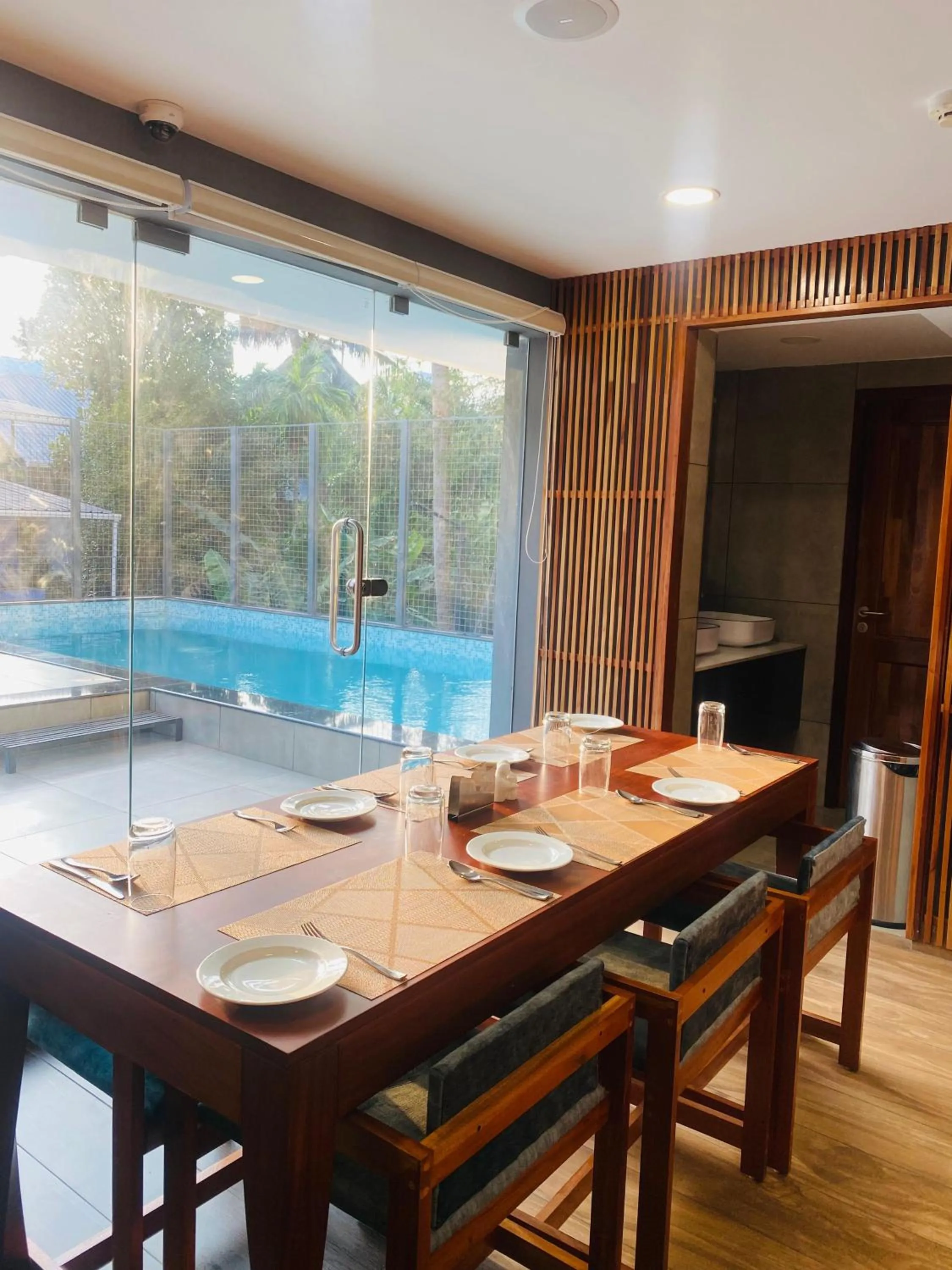 Pool view in The Habitat Suites-Walkable distance to Guruvayoor temple