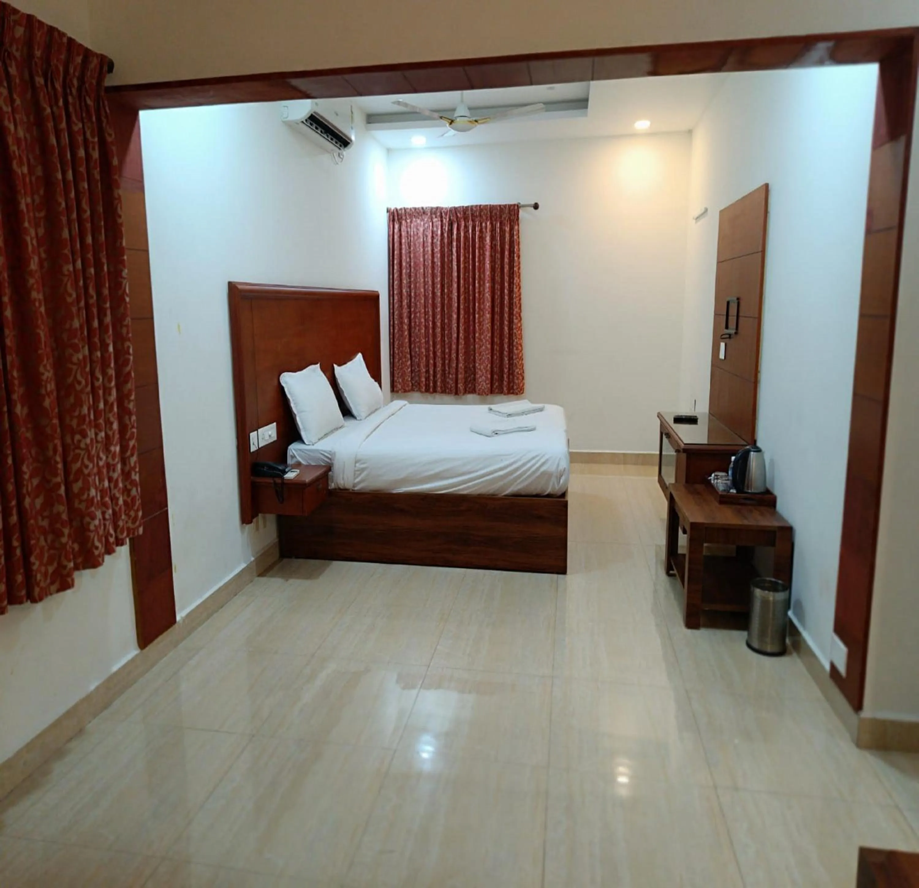 Bed in Azhagappa Residency