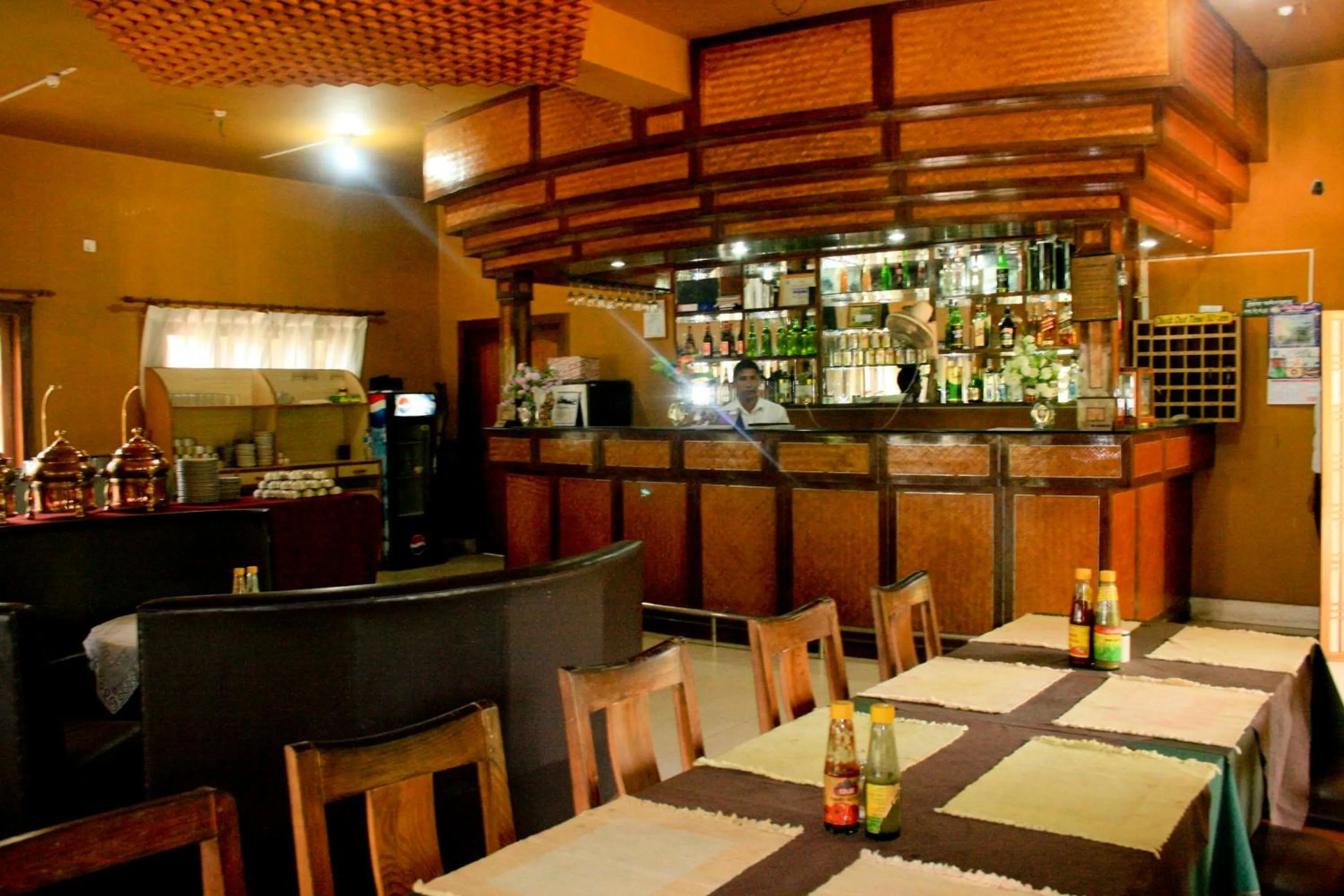 Restaurant/places to eat in Hotel Parkland