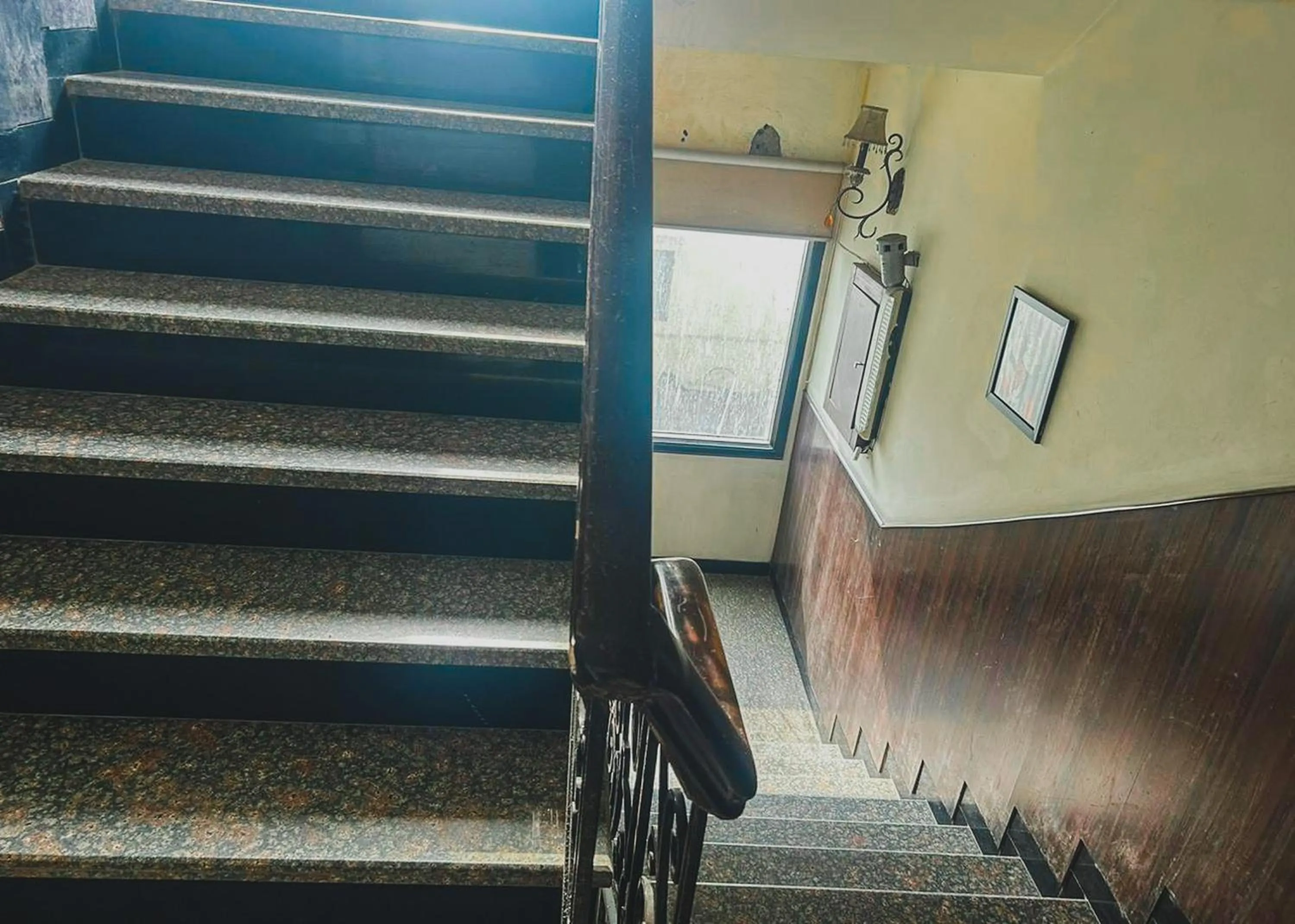 Area and facilities in The Metropolis Guest House Near RK Ashram Metro Station