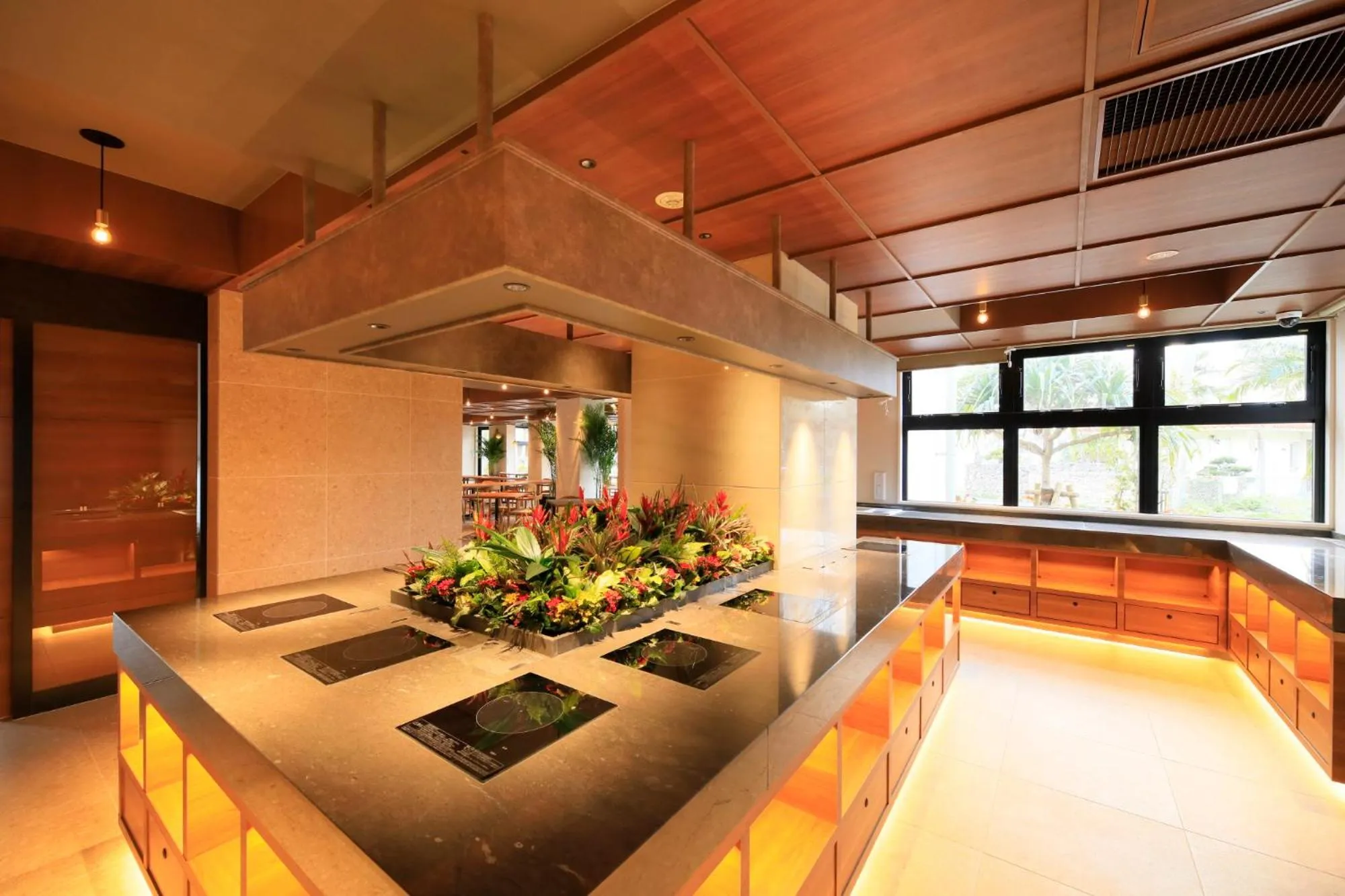 Restaurant/places to eat in VIVOVIVA石垣島