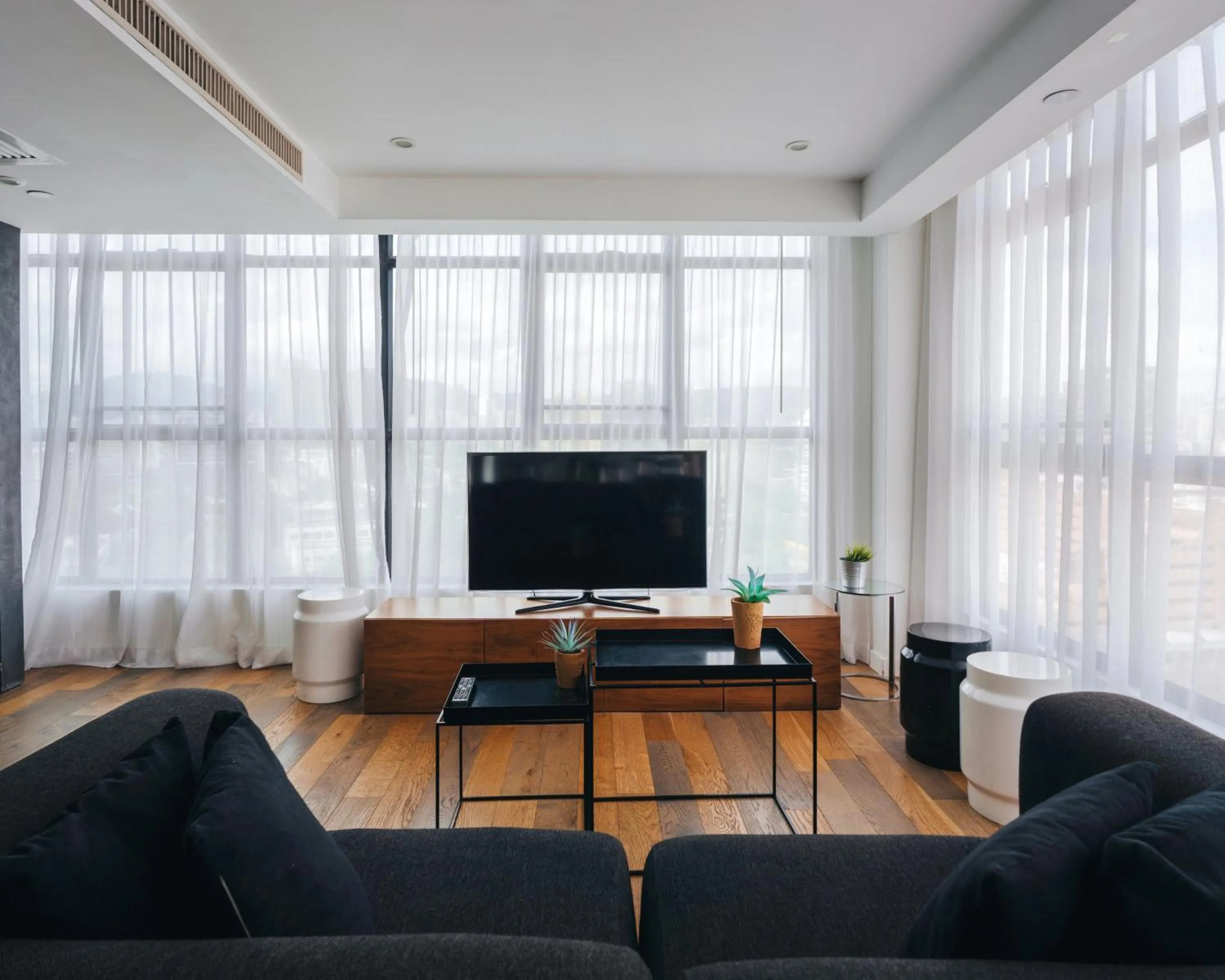 Living room, Seating Area in Residence G Hong Kong - by Hotel G