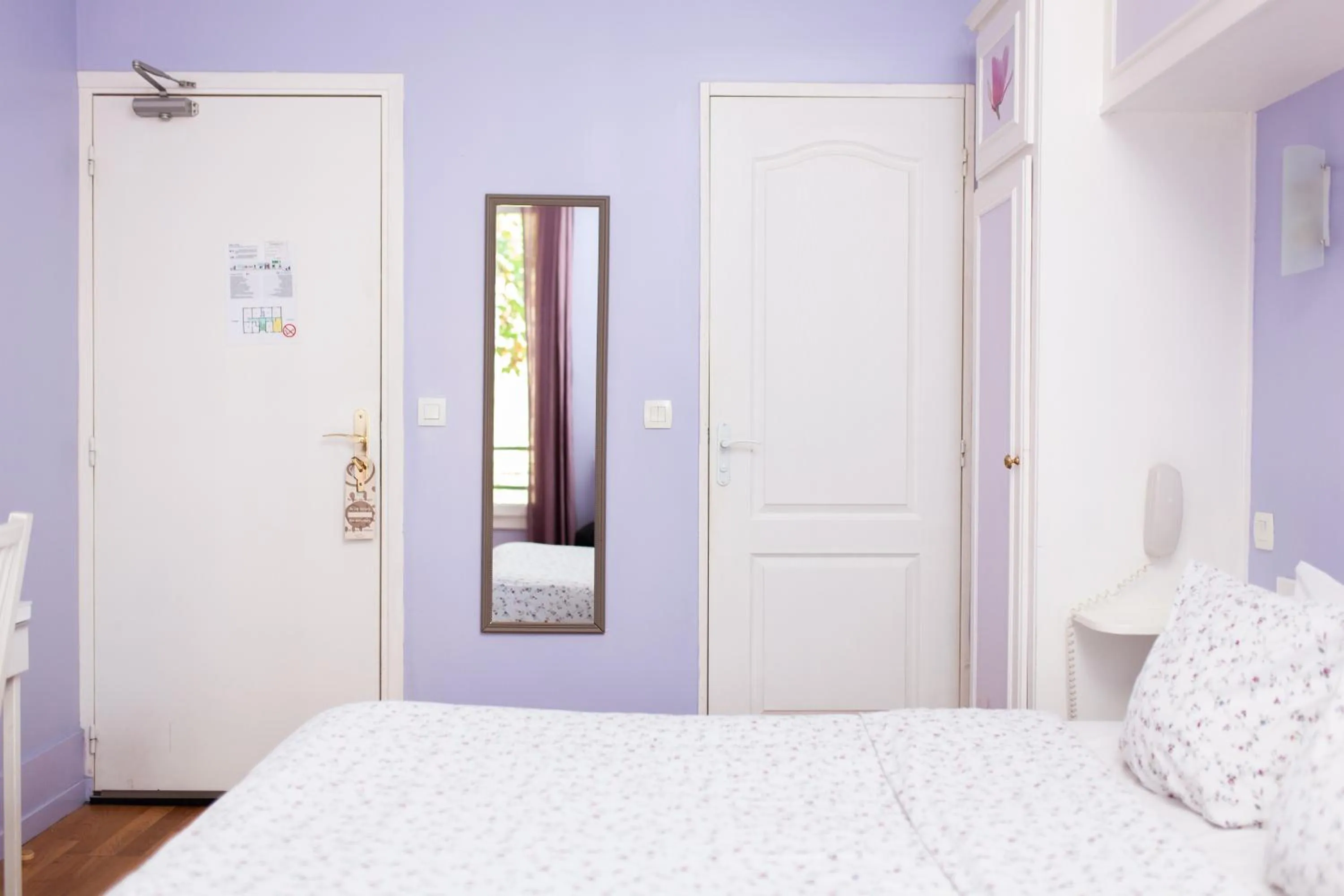 Day, Bed in Hôtel du Parc