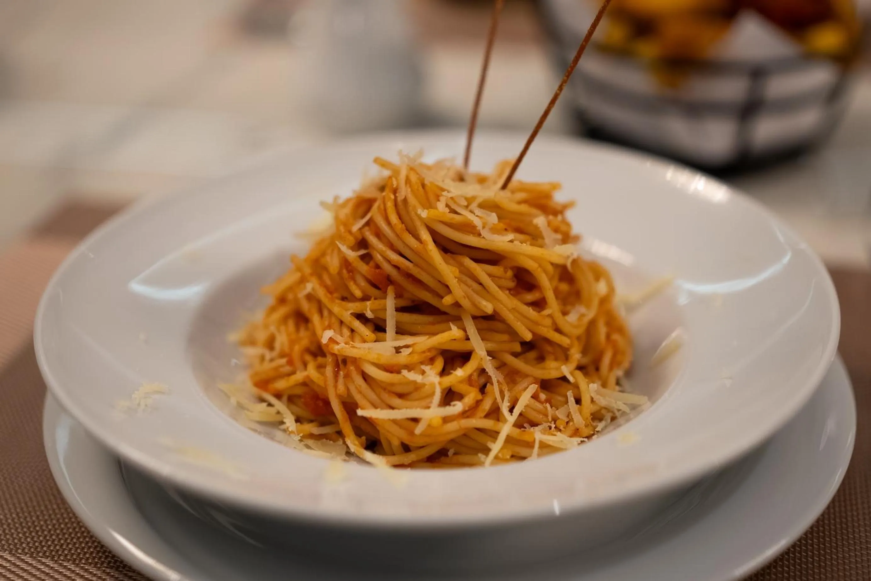 Food and drinks in Golden River Hotel By Continent