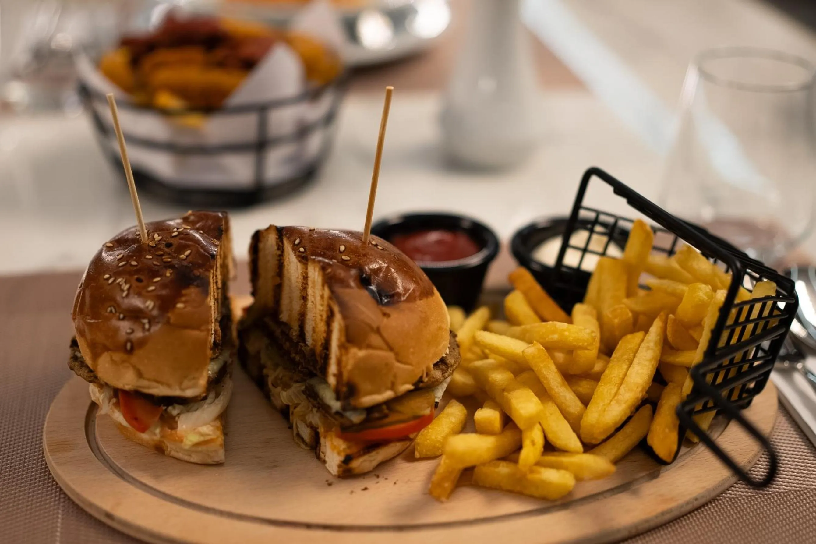 Food and drinks in Golden River Hotel By Continent