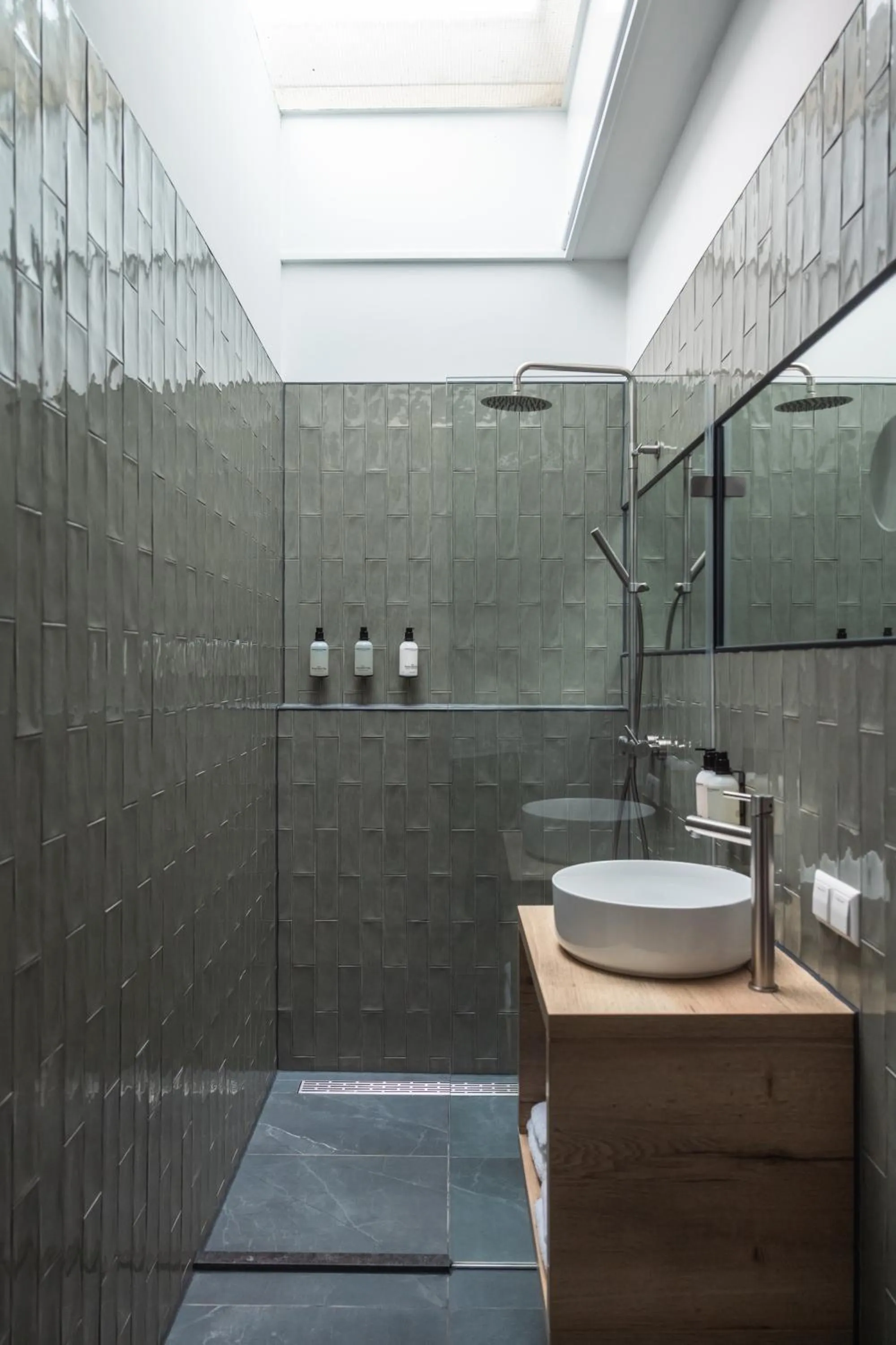 Shower in Badhuis Hotel