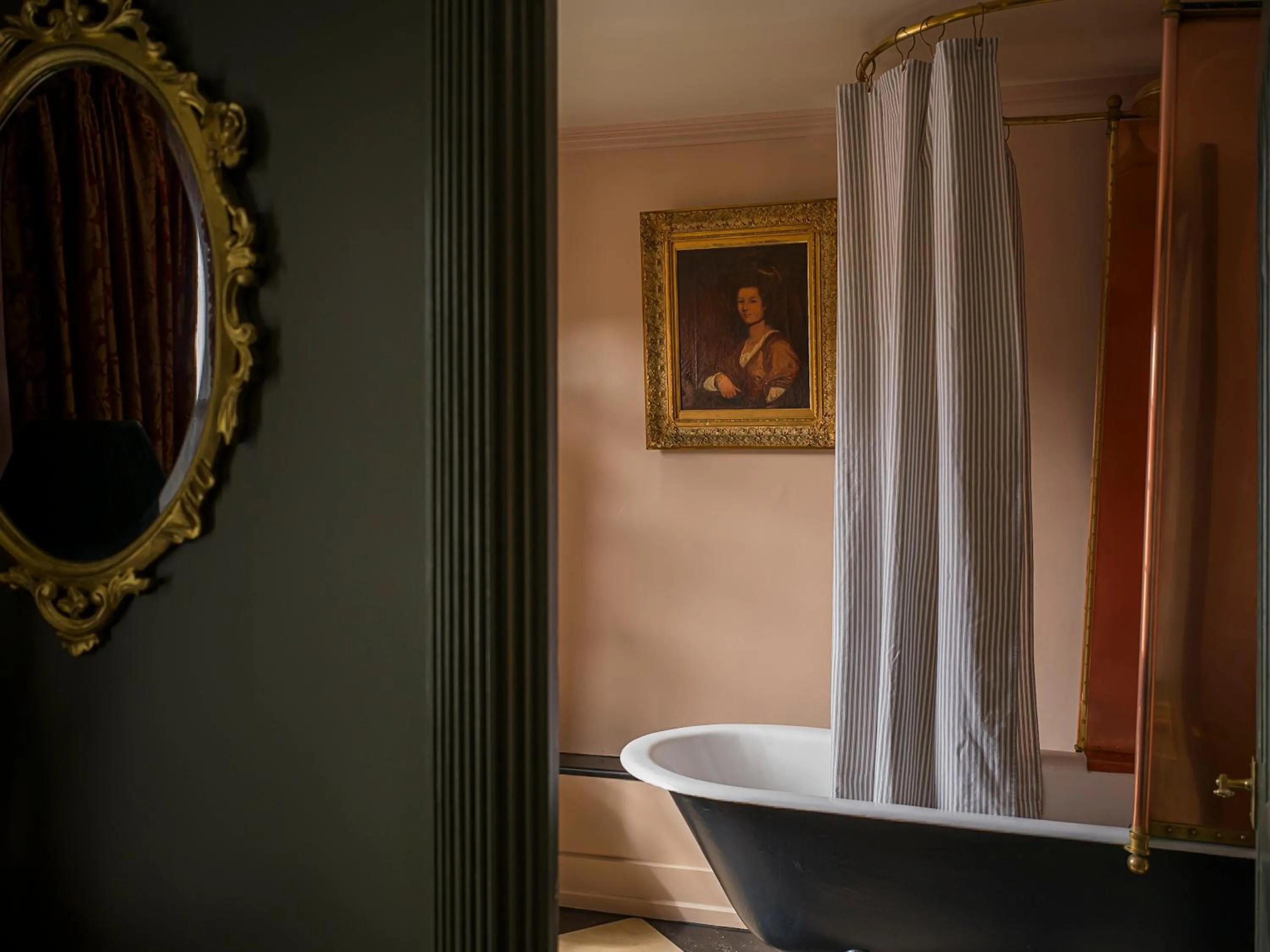 Bathroom in Hazlitt's