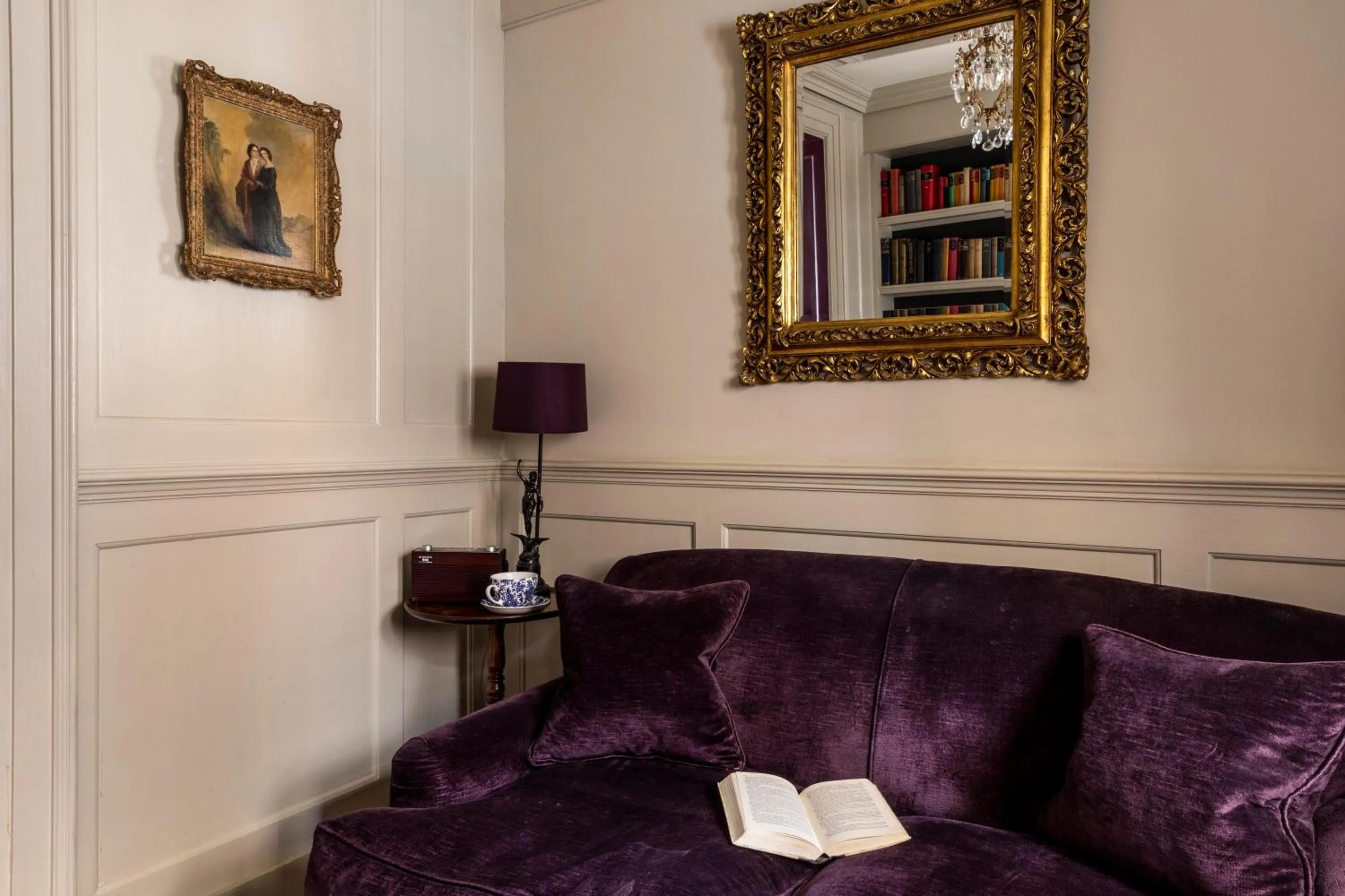 Seating area in Hazlitt's