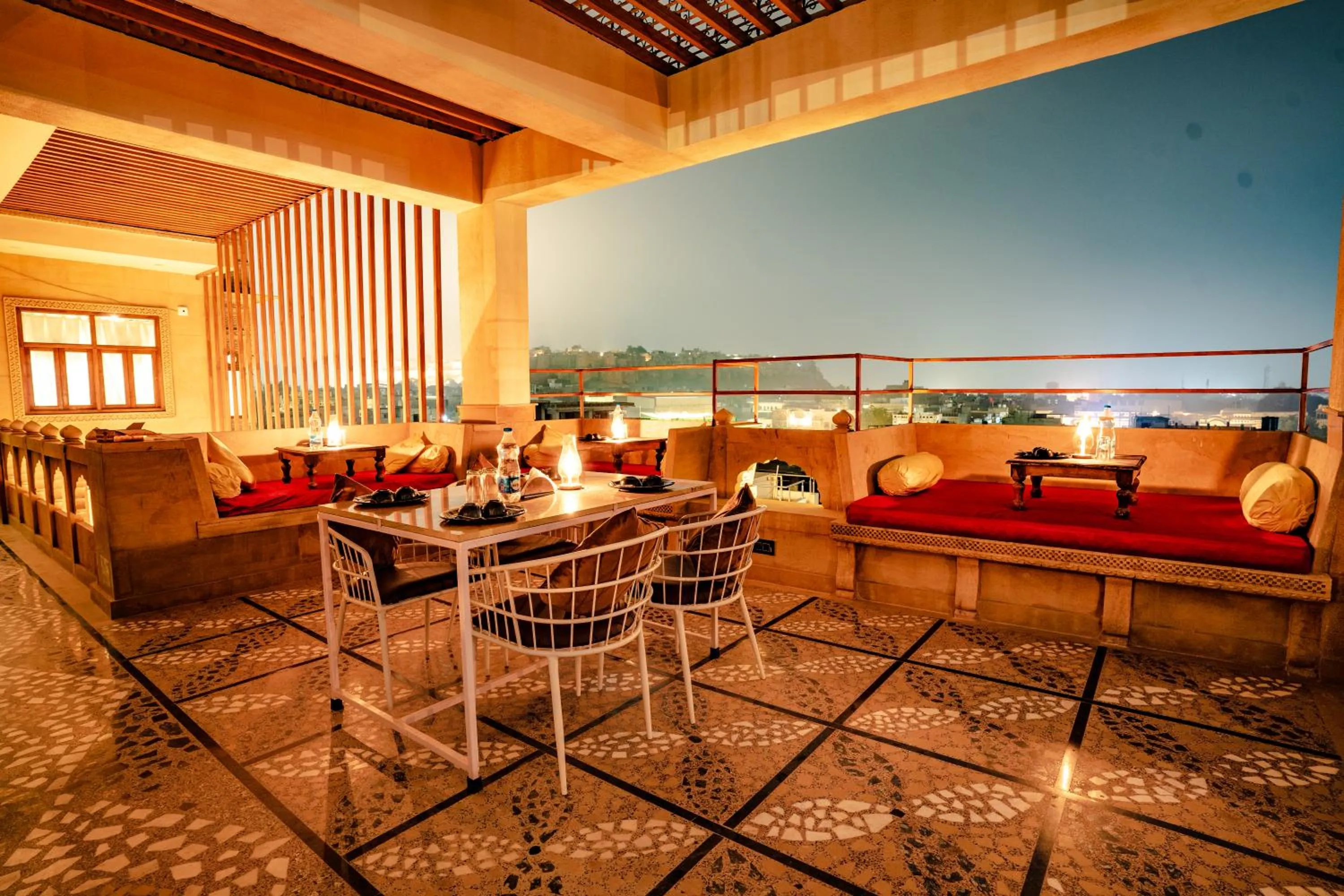 Restaurant/places to eat in Tripli Hotels Prithvi Haveli