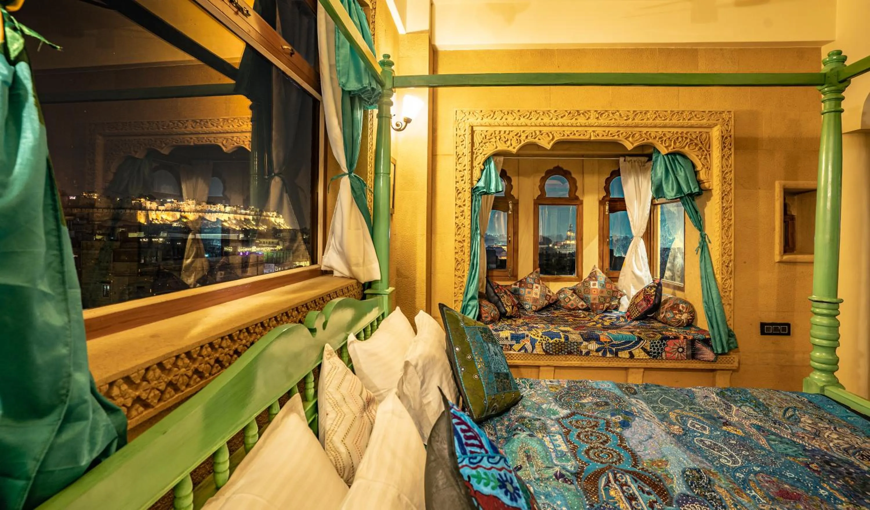 Bed in Tripli Hotels Prithvi Haveli