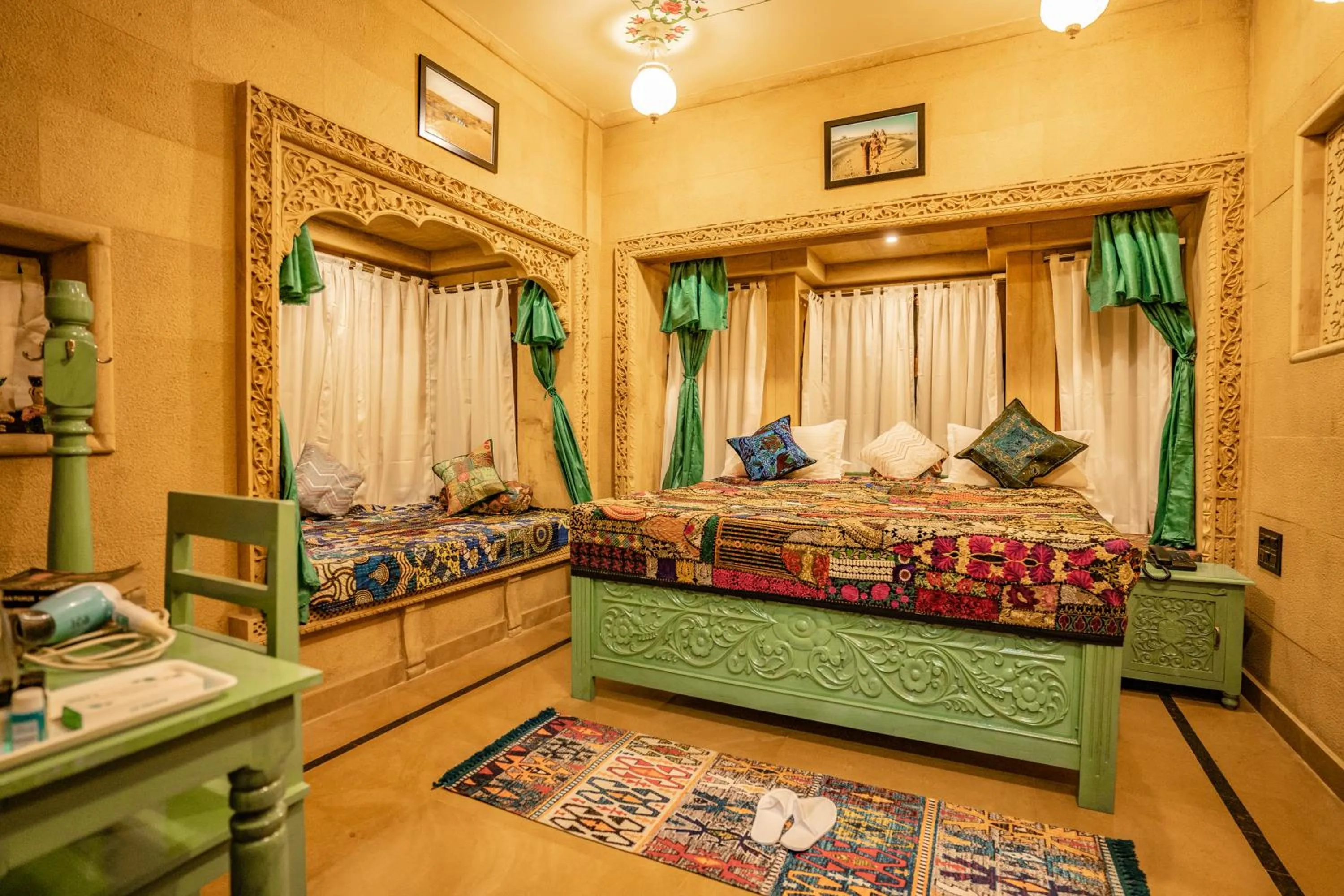 Bed in Tripli Hotels Prithvi Haveli