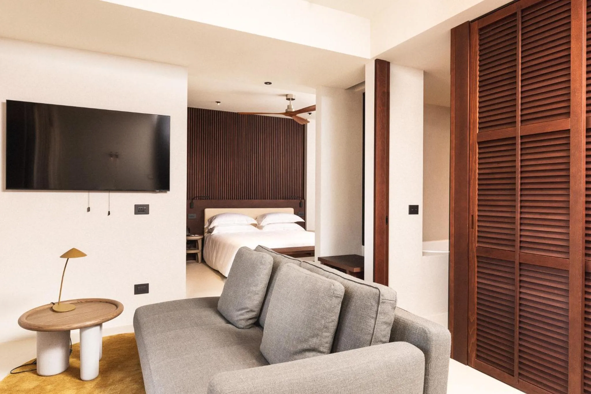 Photo of the whole room, Bed in Capitolo Riviera