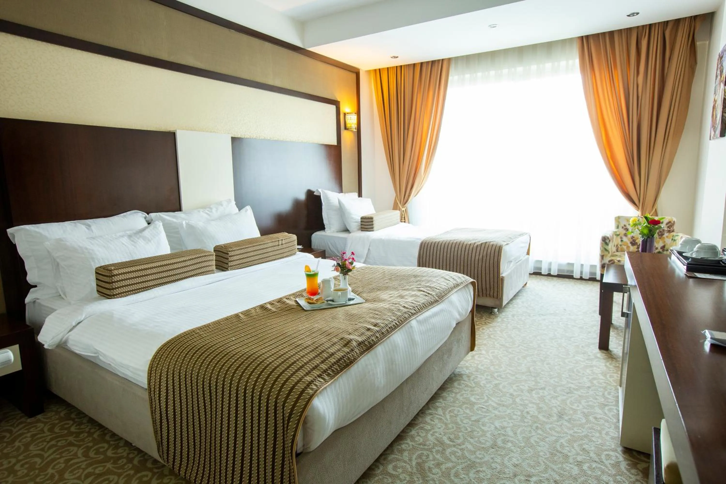 Massage, Bed in Lavin Hotel & Spa