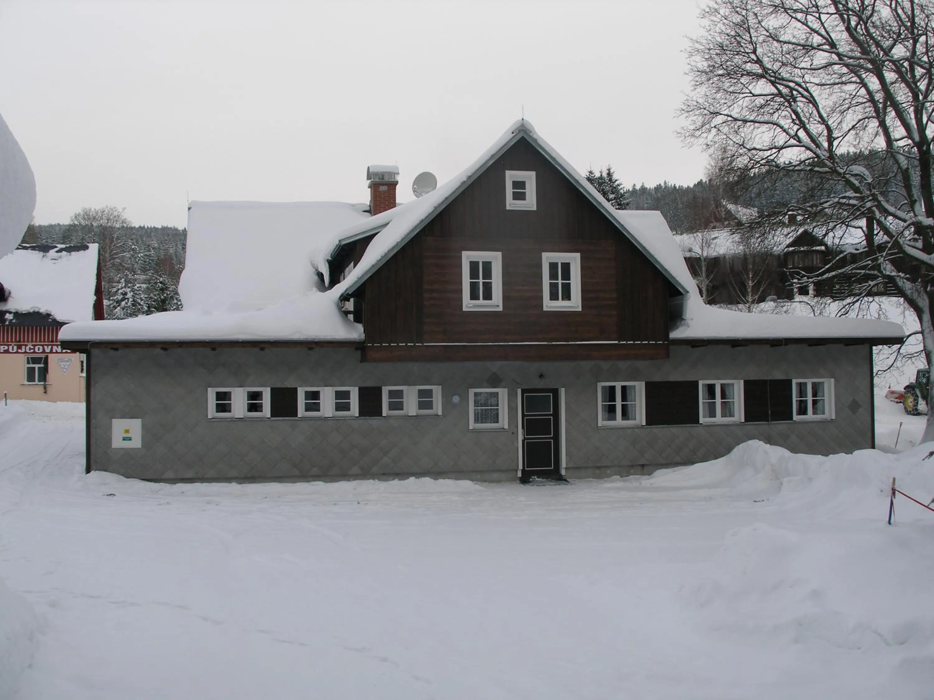 Property building in Pecka Penzion